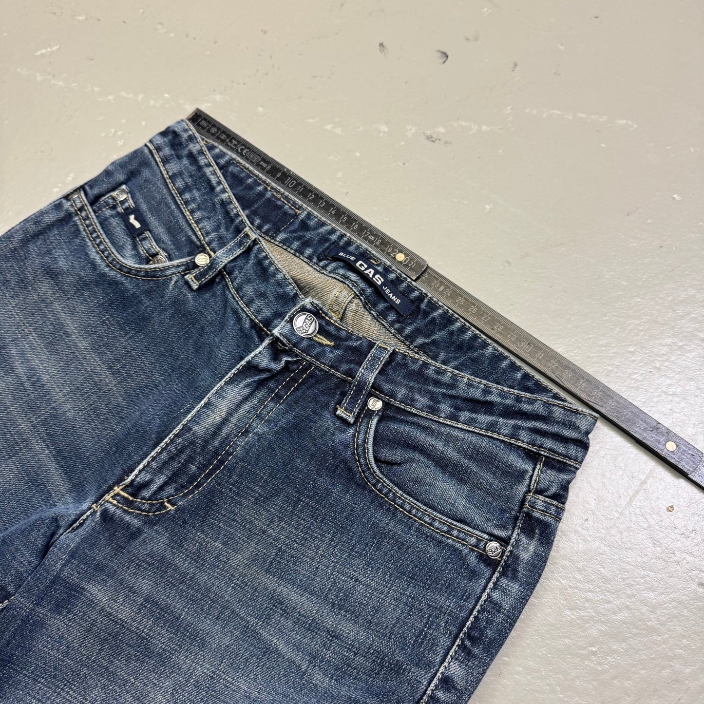 2000’s GAS Bootcut Jeans Women’s (Size 27) - Lennys Vintage