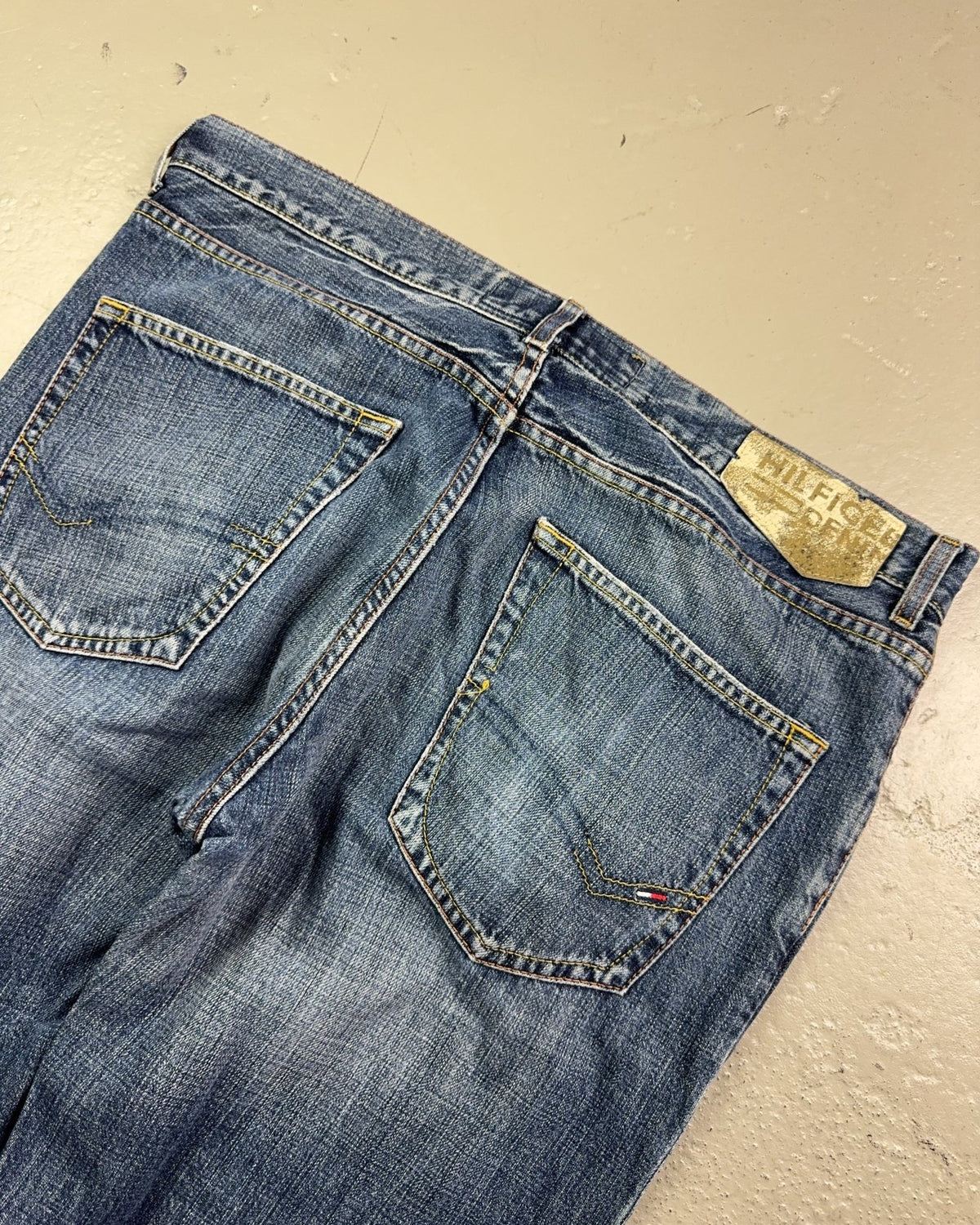 2000's Hilfiger Denim Bootcut/Flared Jeans *rare 36x34 (XL) - Lennys Vintage
