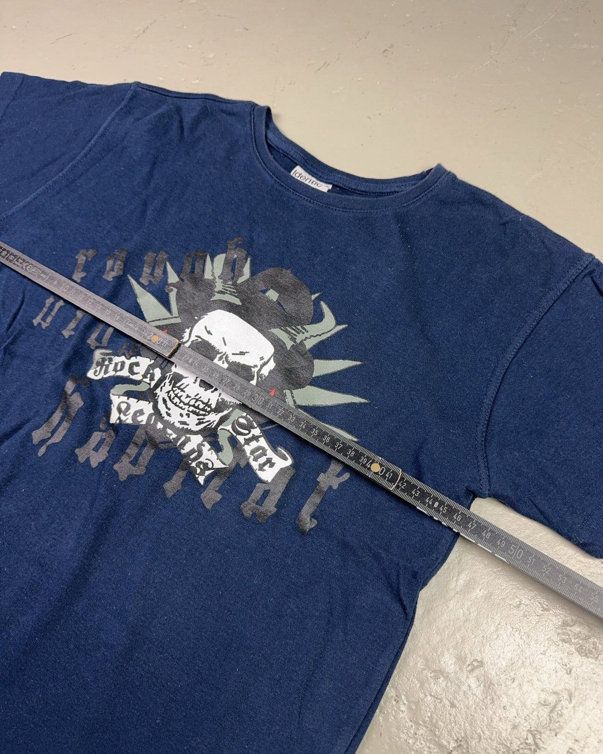 2000's Identic Skull T-shirt * (M) - Lennys Vintage
