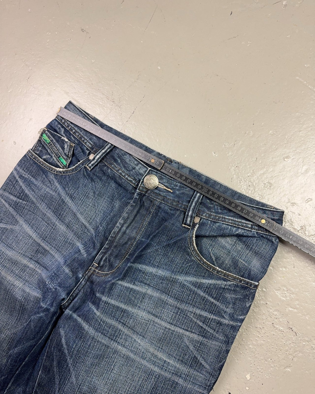 2000's Izzvati Japanese Baggy/Bootcut Jeans *very rare 32x32 (M) - Lennys Vintage