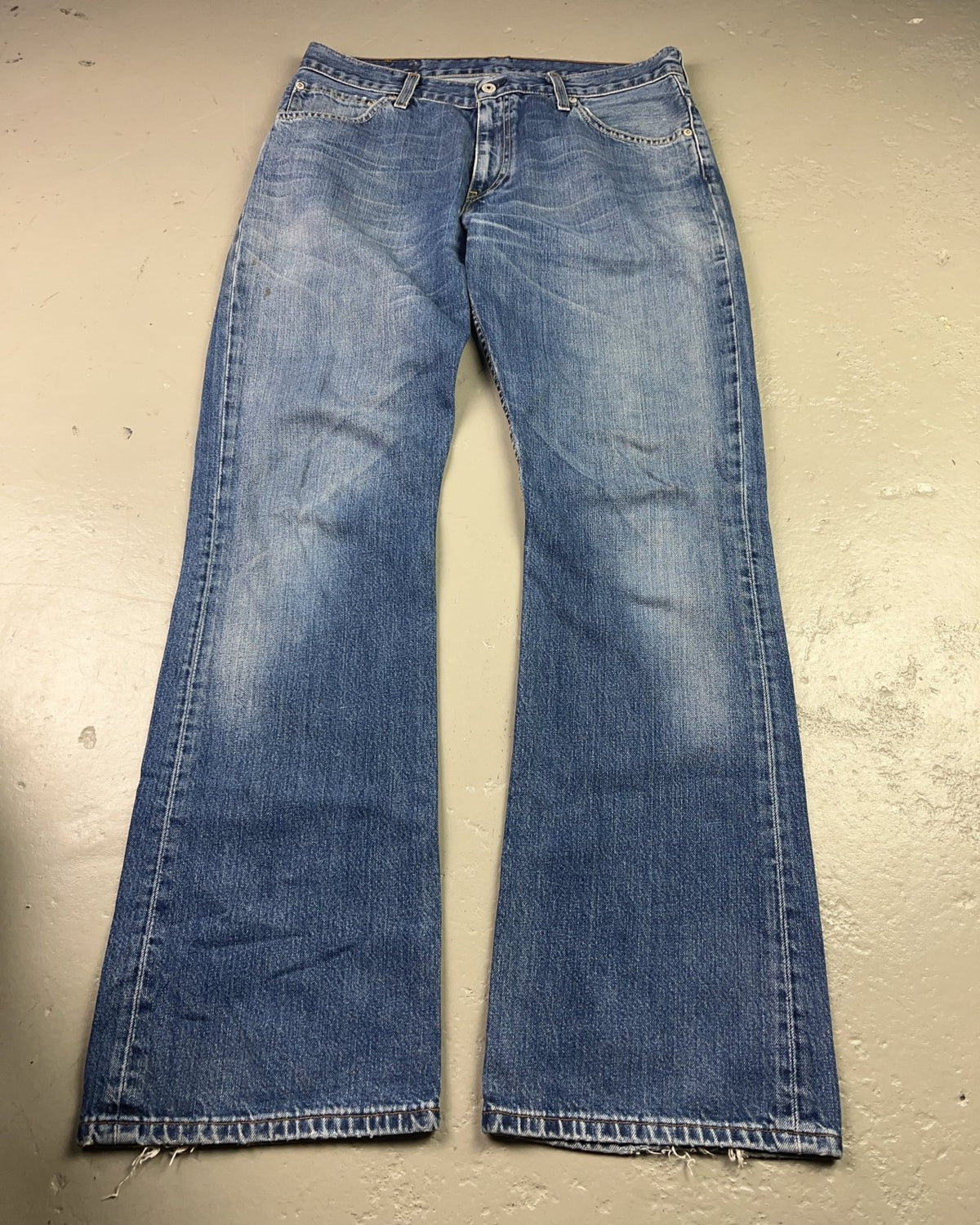 2000's Levi's Bootcut/Flared Jeans * 33x34 (L) - Lennys Vintage