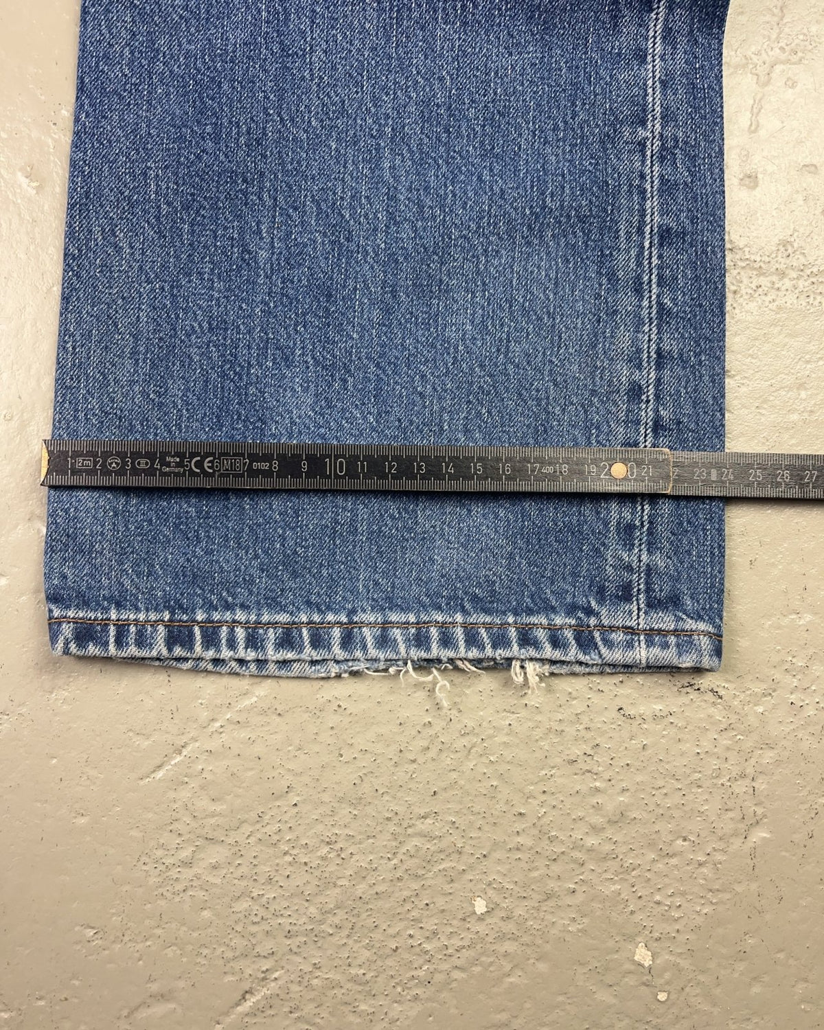 2000's Levi's Bootcut/Flared Jeans * 33x34 (L) - Lennys Vintage