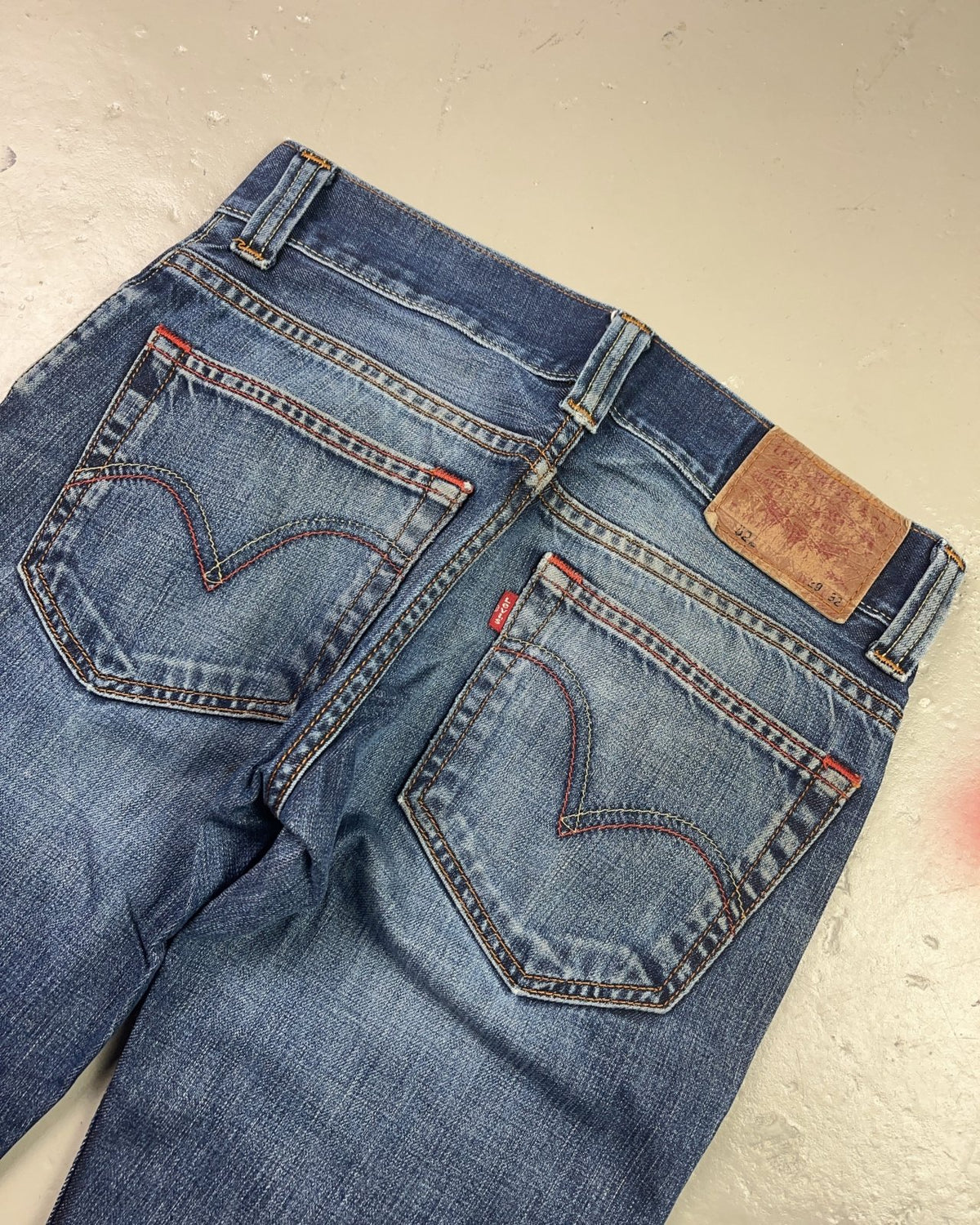 2000's Levi's Straight Jeans Women's * 29x30 (S) - Lennys Vintage