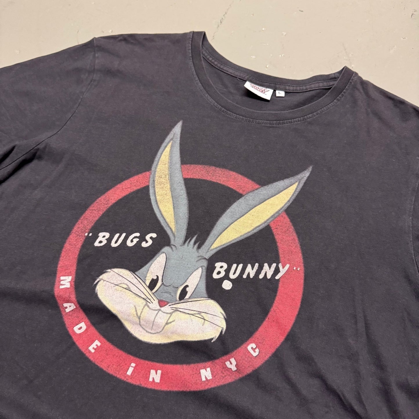 2000‘s Looney Tunes Bugs Bunny Shirt (L) - Lennys Vintage