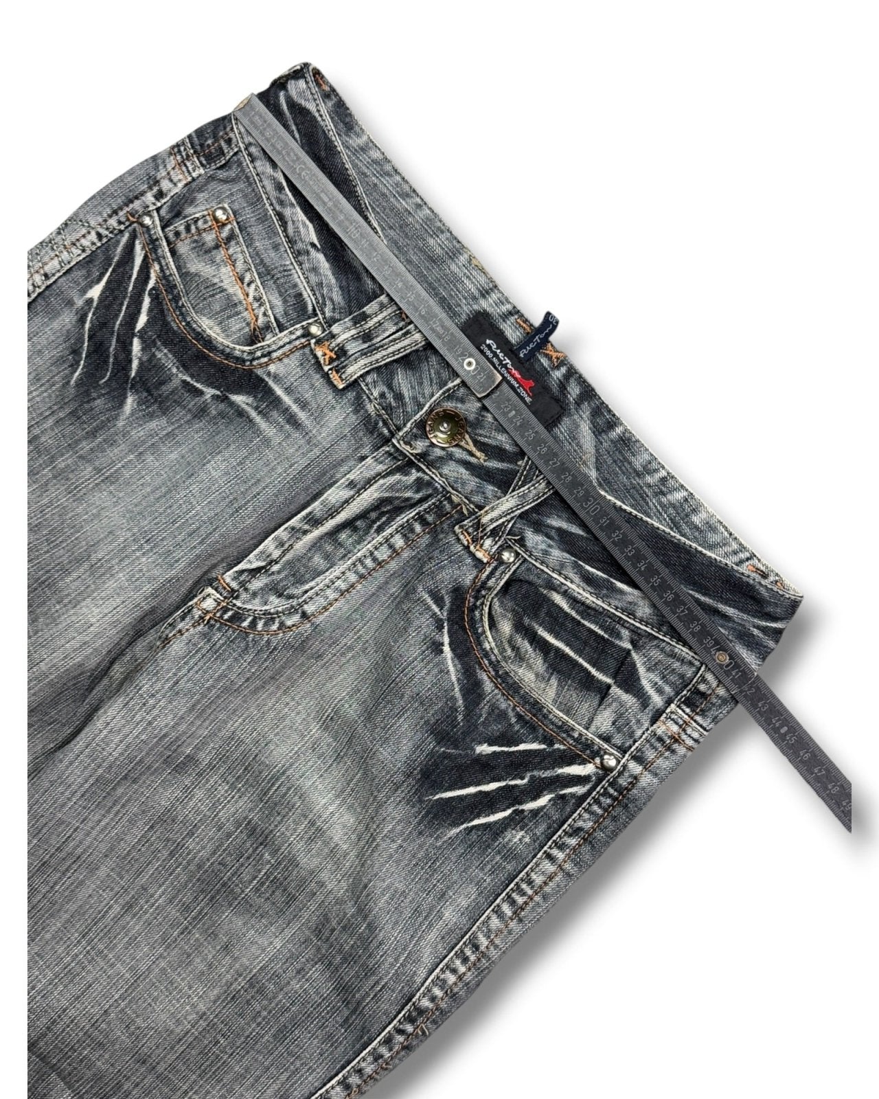 2000's Milennium Zone Japanese Archive Baggy/Bootcut Jeans *rare 32x30 (M) - Lennys Vintage