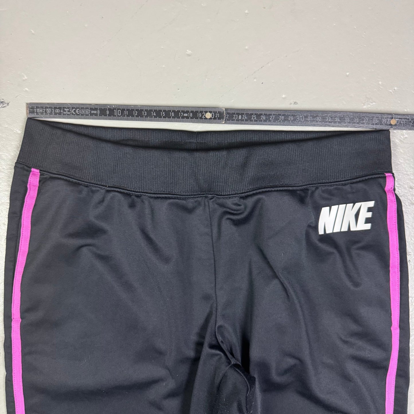 2000‘s Nike Trackpants Women‘s (L) - Lennys Vintage