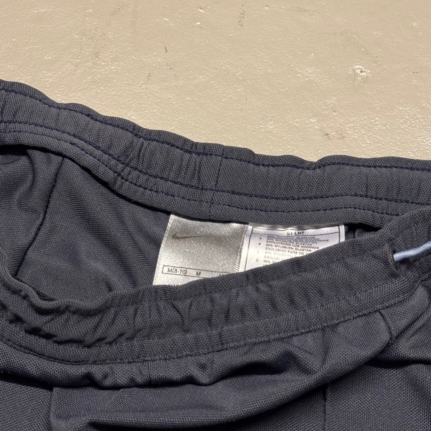 2000‘s Nike Trackpants Women‘s (S) - Lennys Vintage