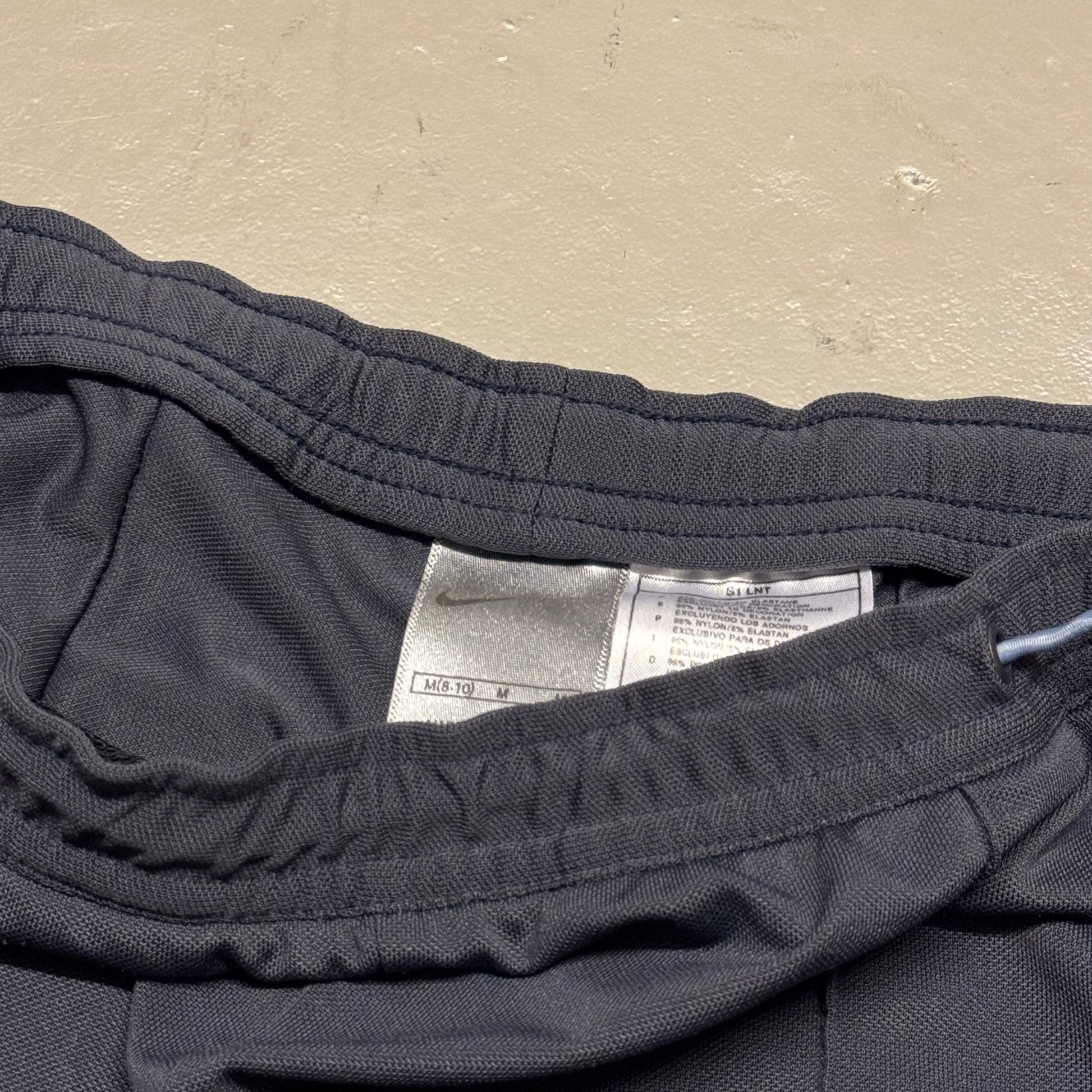 2000‘s Nike Trackpants Women‘s (S) - Lennys Vintage