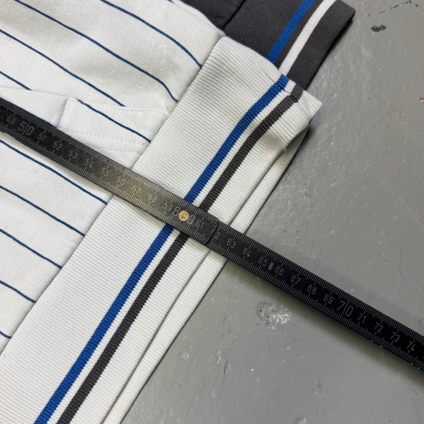 2000‘s NY Yankees Hoodie *rare (S) - Lennys Vintage