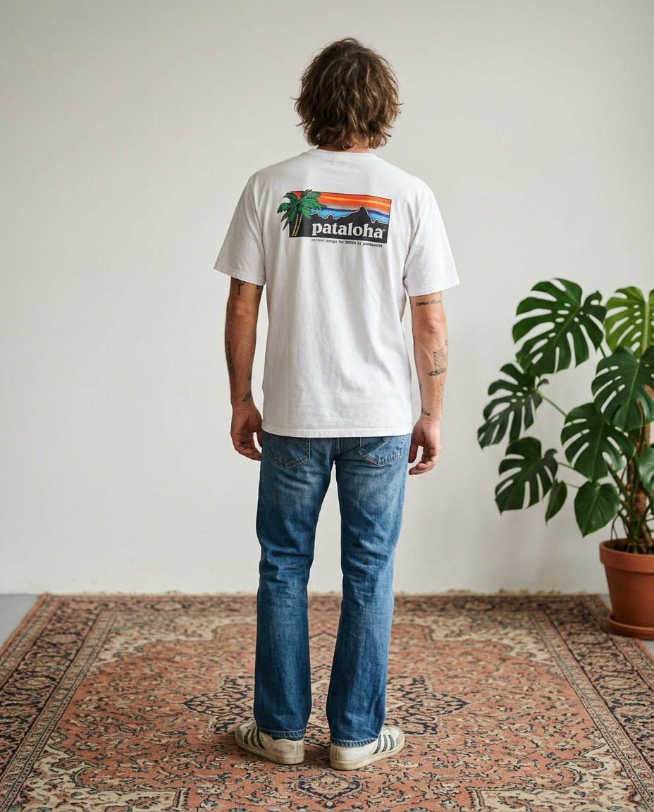 2000's Patagonia T-shirt *rare (L) - Lennys Vintage