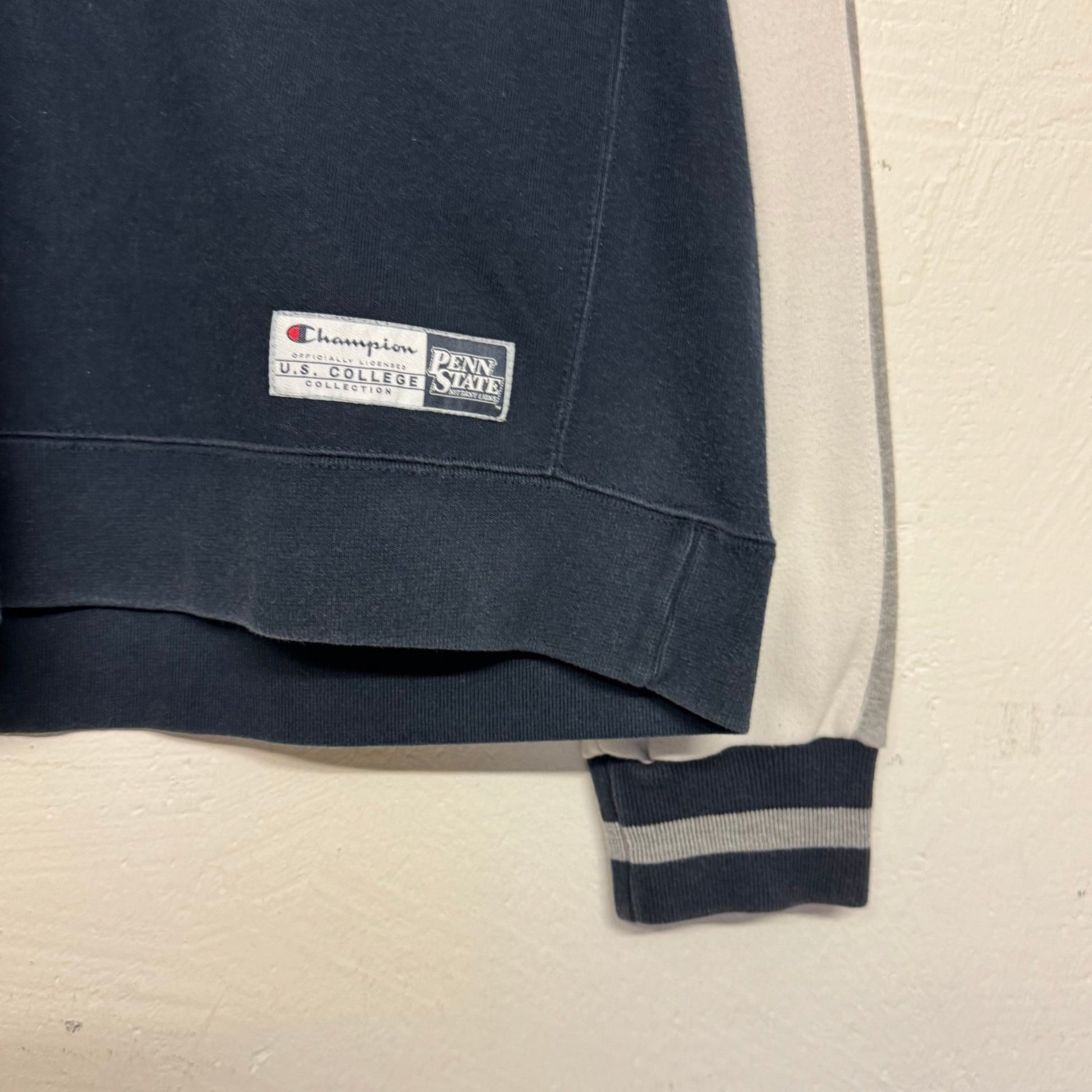 2000‘s Penn State University Champion Sweater (L) - Lennys Vintage