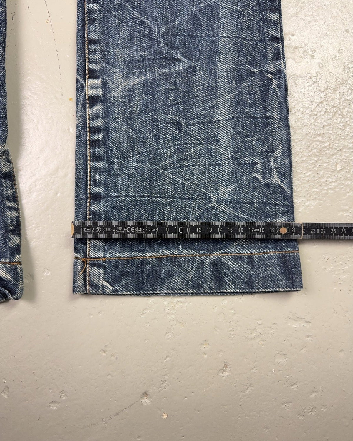 2000's Rna Inc. Japanese Archive Straight/Bootcut Jeans *very rare 33x32 (M) - Lennys Vintage