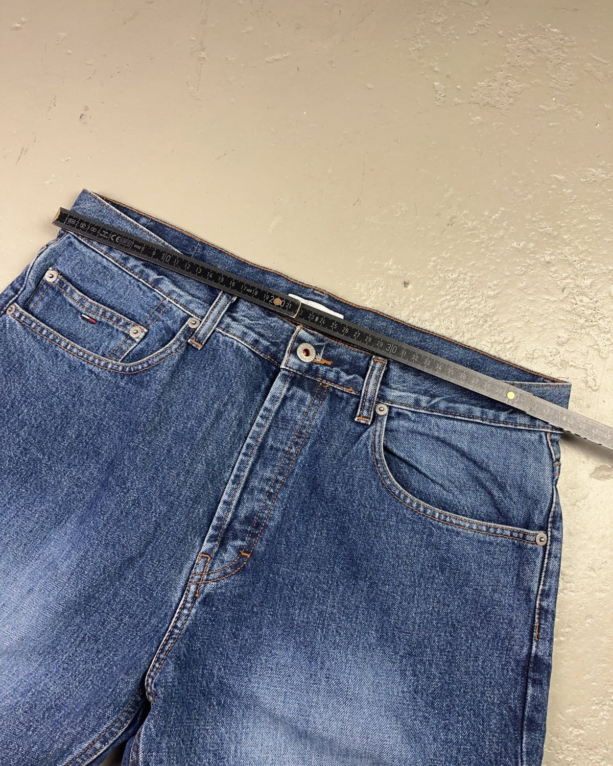 2000's Tommy Hilfiger Baggy Jeans * 35x36 (XL) - Lennys Vintage