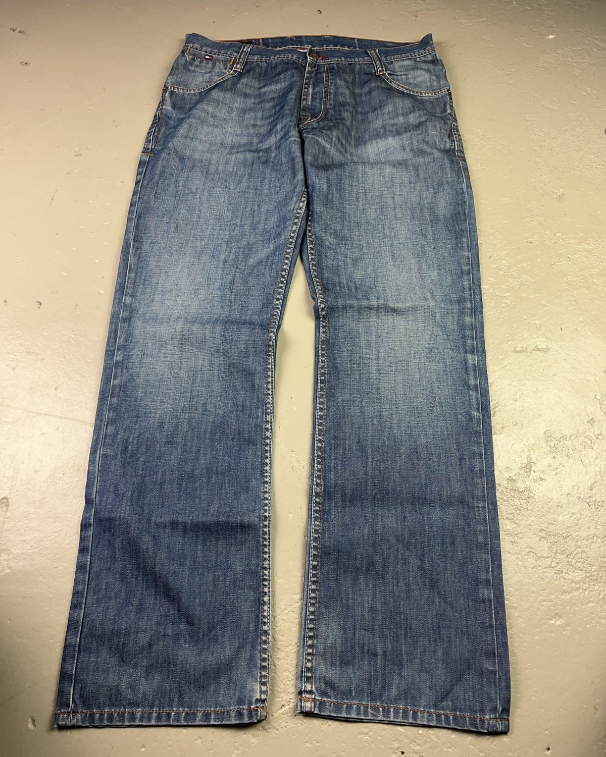 2000's Tommy Hilfiger Straight/Baggy Jeans * 35x34 (XL) - Lennys Vintage