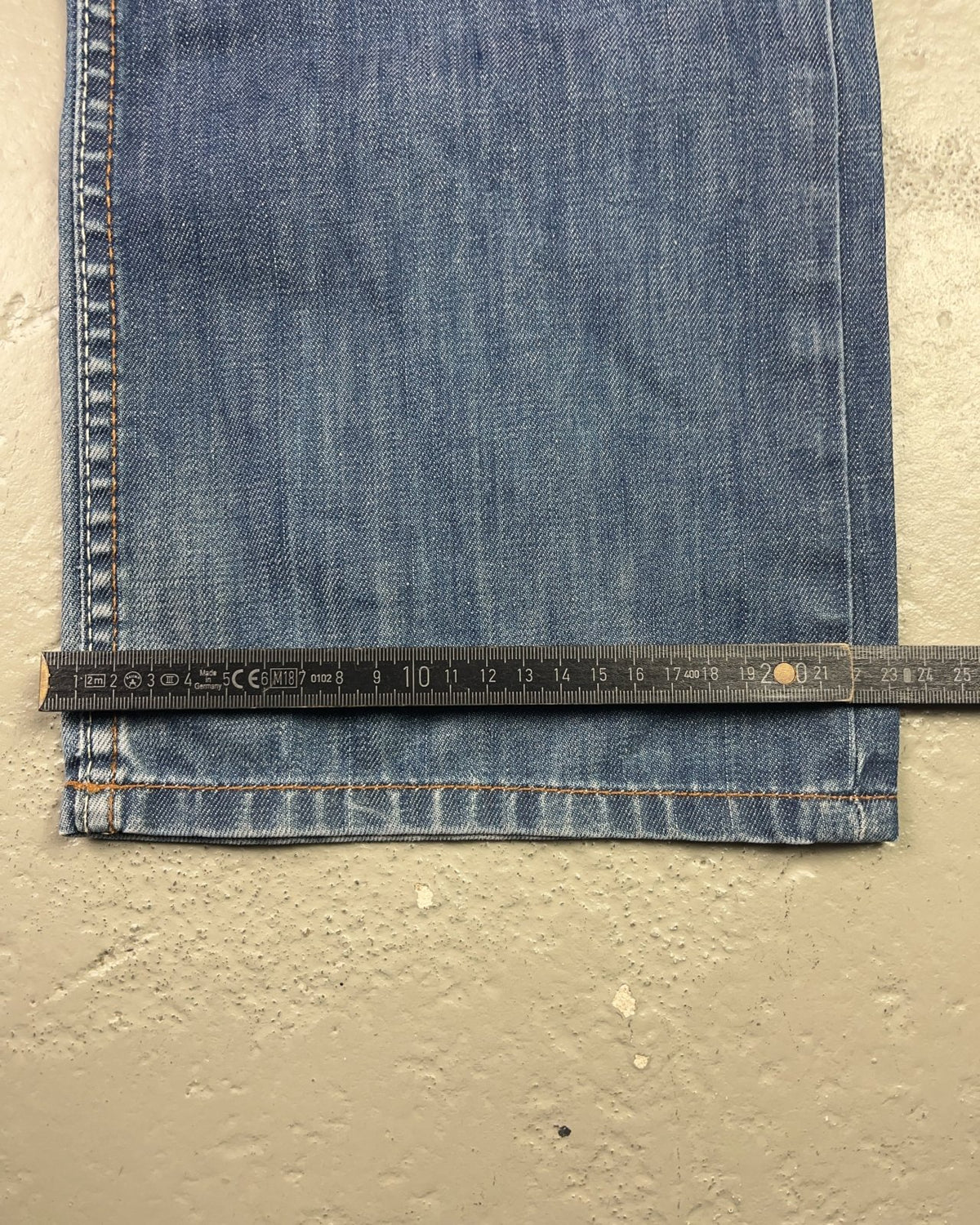 2000's Tommy Hilfiger Straight/Baggy Jeans * 35x34 (XL) - Lennys Vintage