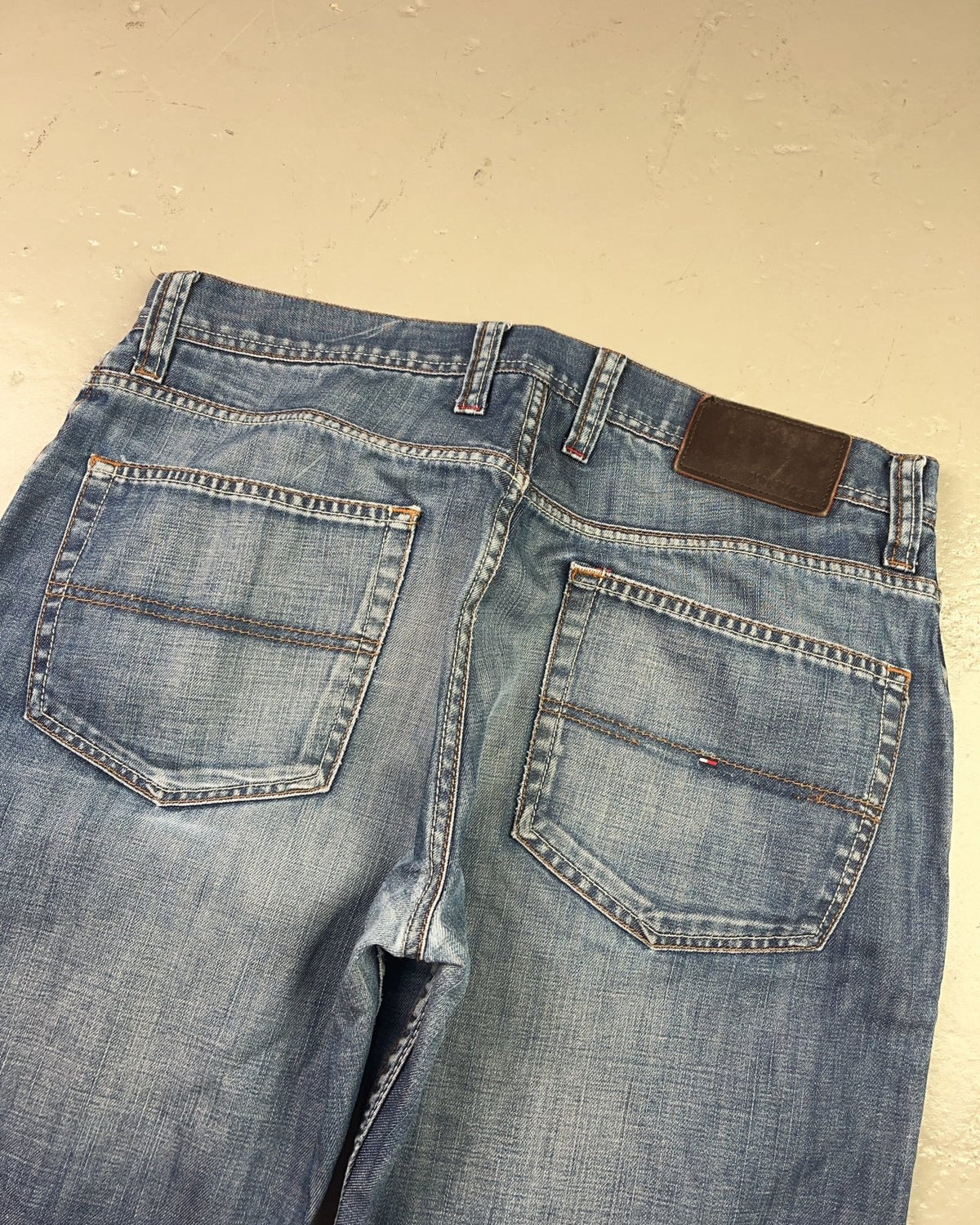2000's Tommy Hilfiger Straight/Baggy Jeans * 35x34 (XL) - Lennys Vintage