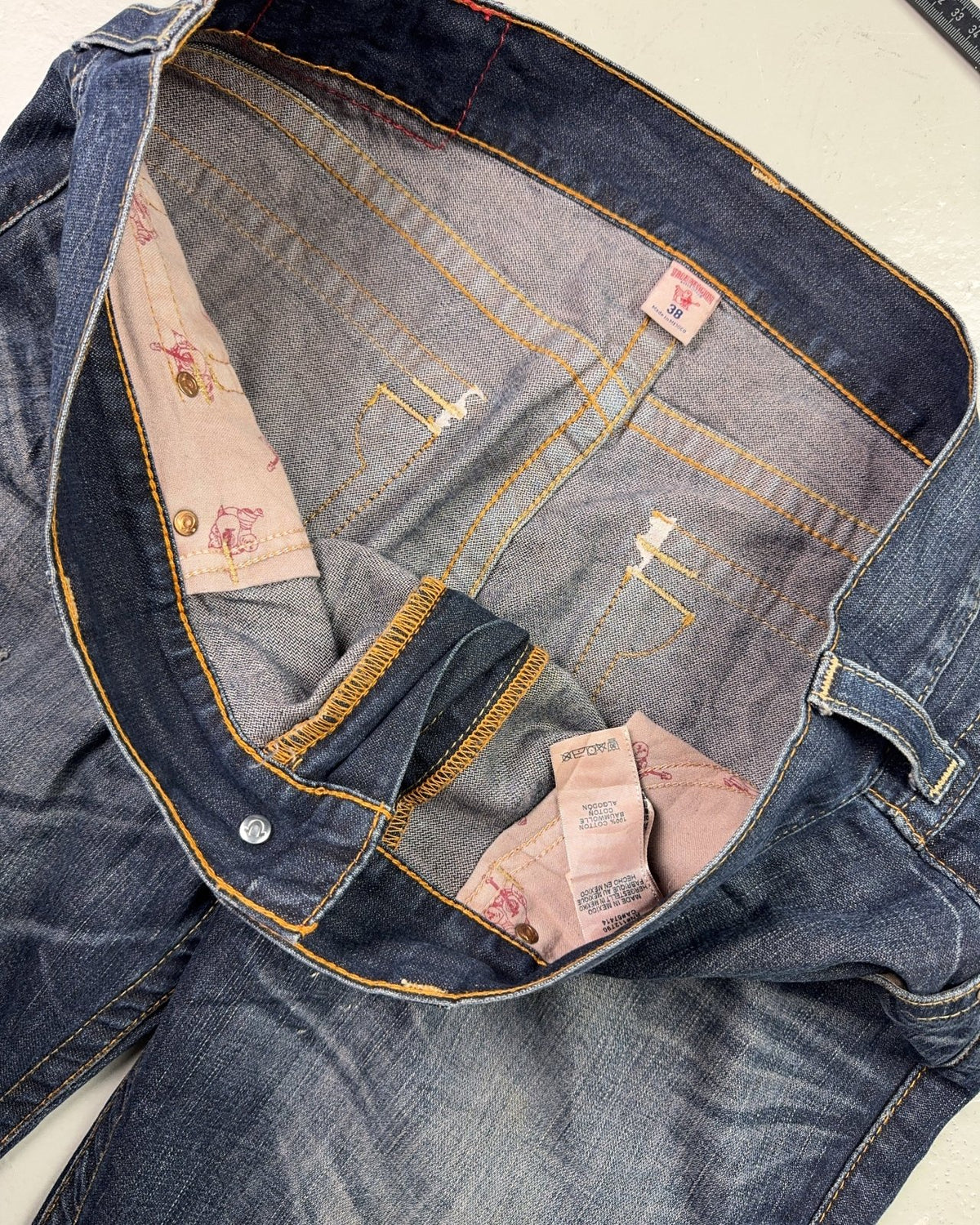 2000's True Religion Baggy/Bootcut Jeans * 40x36 (3XL) - Lennys Vintage