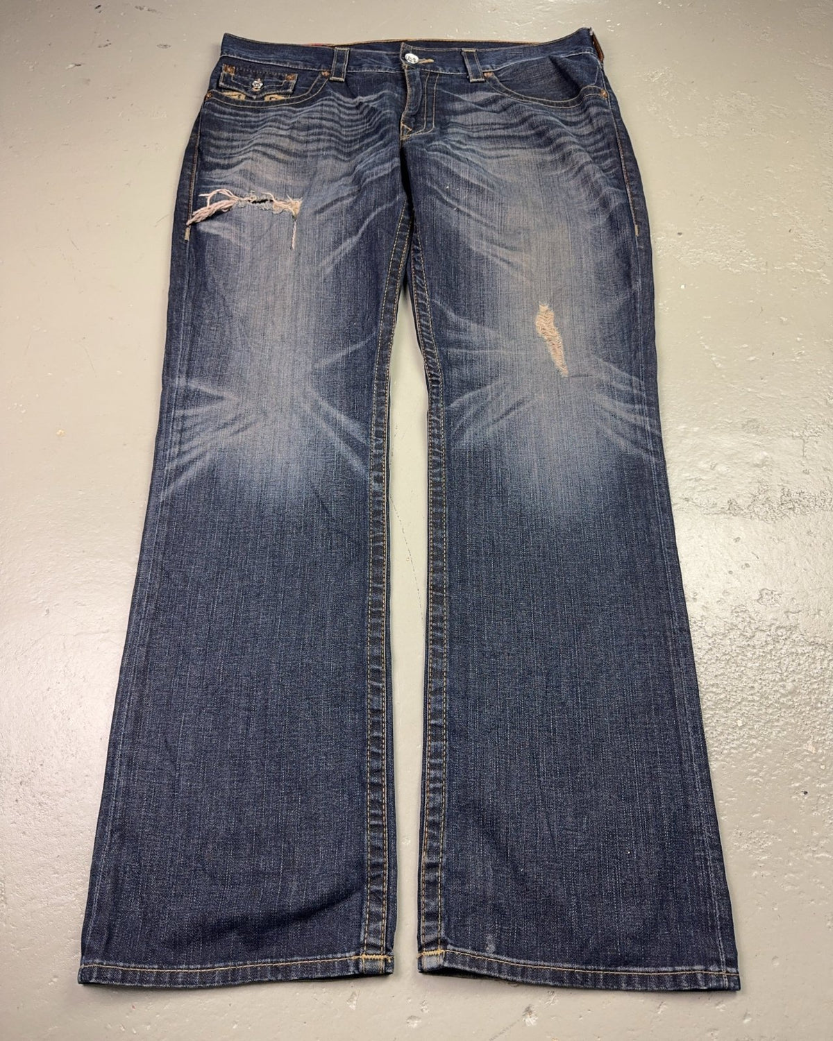 2000's True Religion Baggy/Bootcut Jeans * 40x36 (3XL) - Lennys Vintage