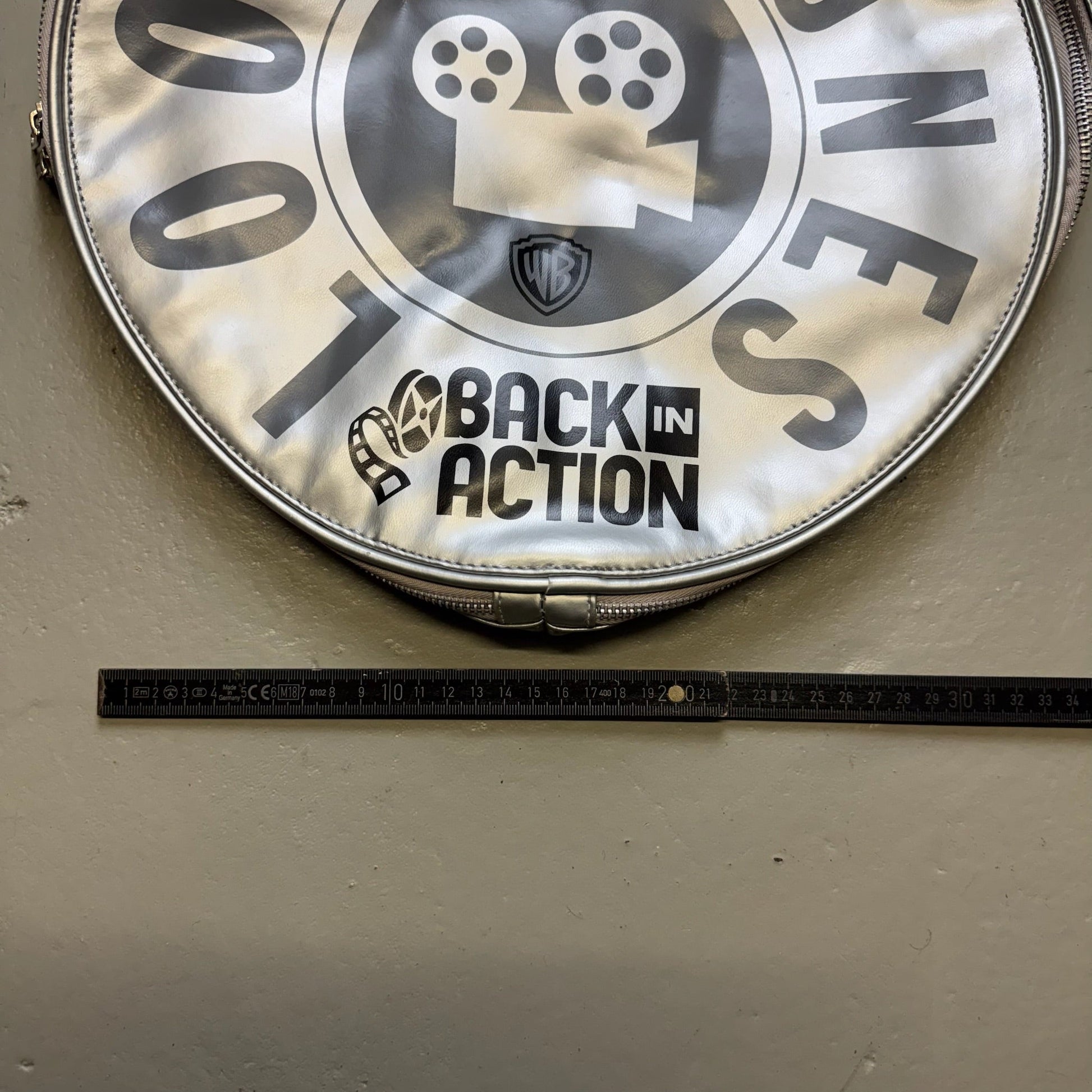 2003 Looney Tunes „Back In Action“ Silver Handbag *very rare - Lennys Vintage