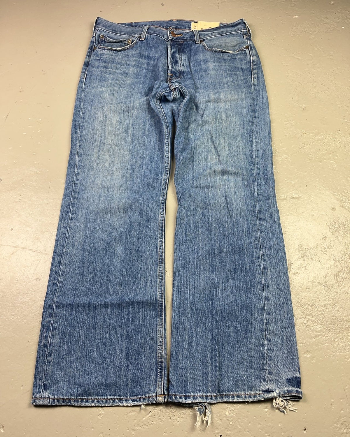 2010's Hollister Baggy/Bootcut Jeans * 37x32 (XL) - Lennys Vintage