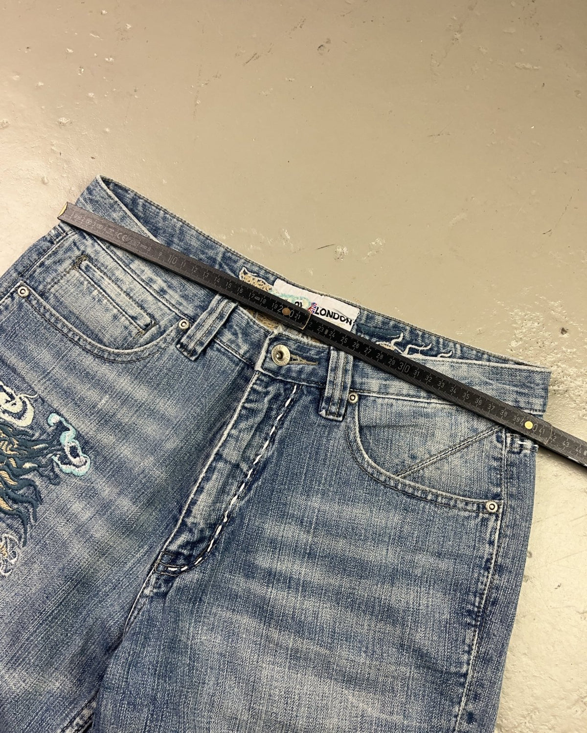 2010's New Boy Japanese Straight/Baggy Jeans * 31x34 (M) - Lennys Vintage