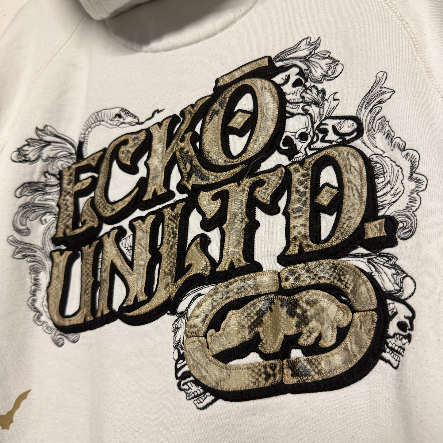 00‘s ECKŌ Unltd. Embroidered Peace Hoodie *sehr selten (L)