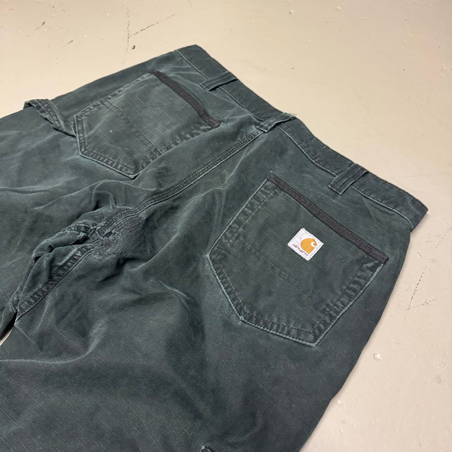 00‘s Carhartt Workpants 34x32