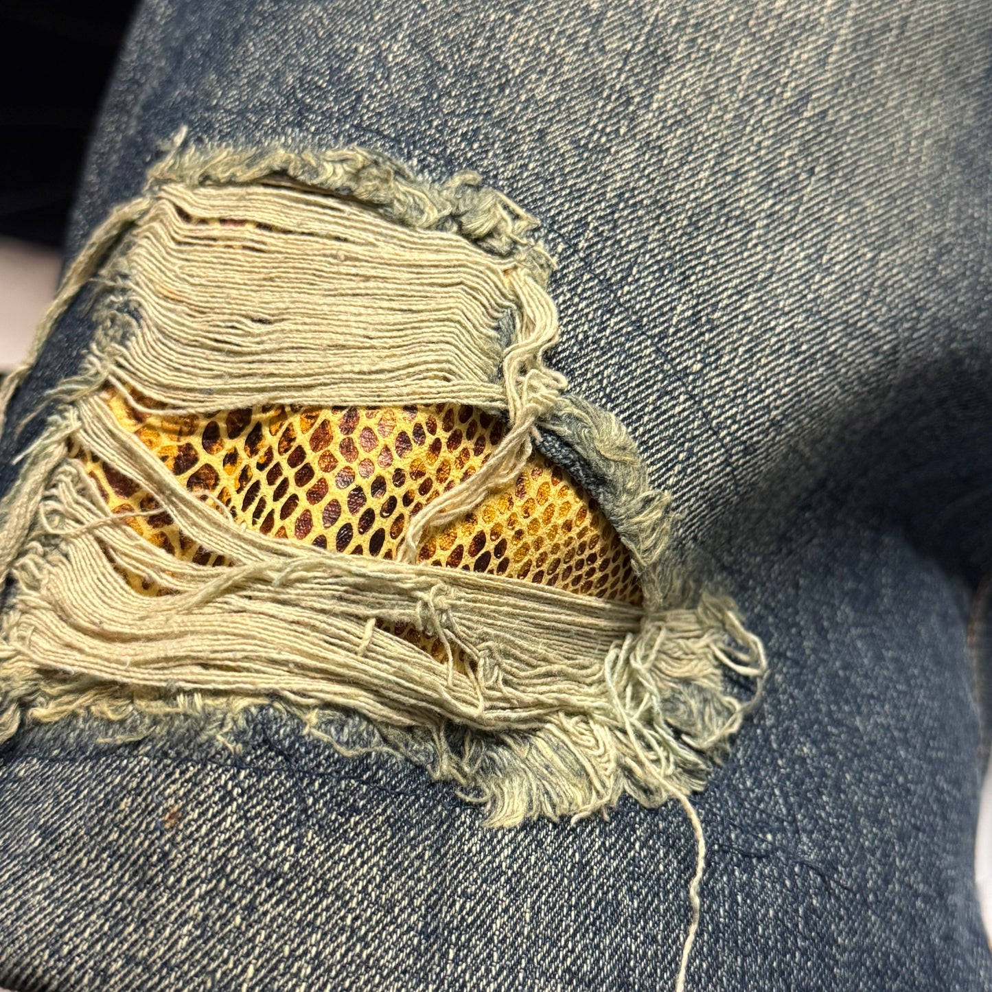 2000‘s Pure Blue Japanese Archive Baggy Jeans *very rare 32x32