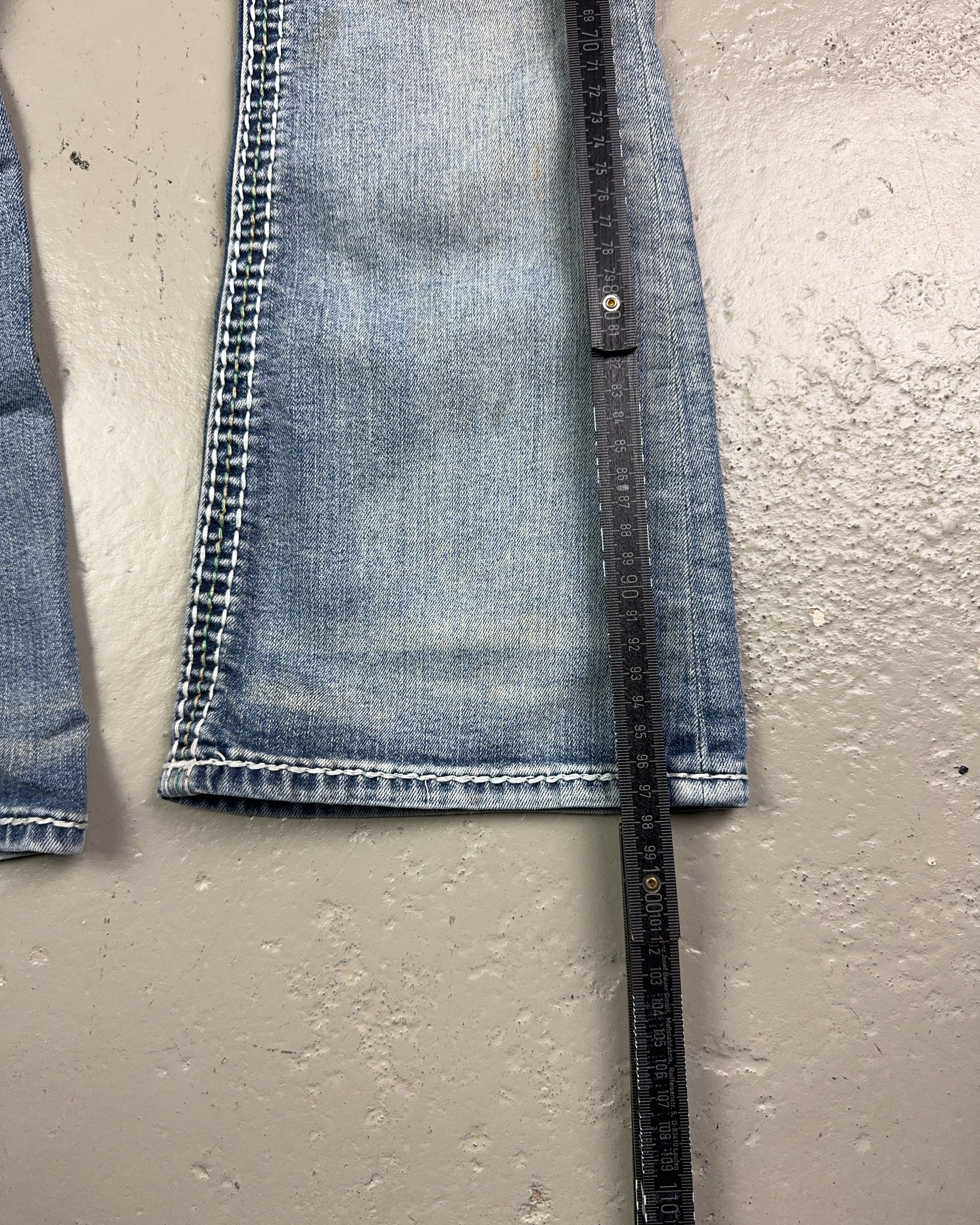 2000's Rock Revival Low Waist/Bootcut Jeans Women's *very rare 26x30 (S)