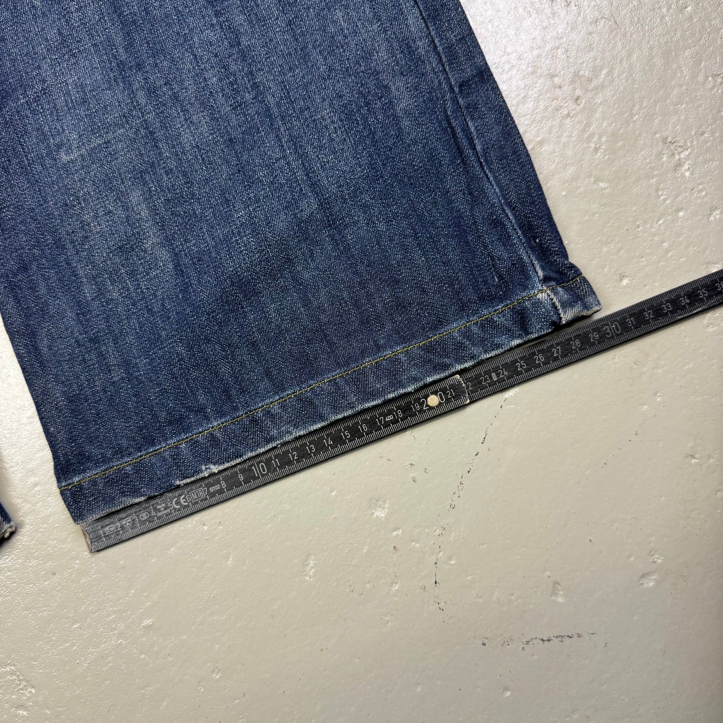 2000’s Vintage Hip Hop Baggy Jeans 36x34
