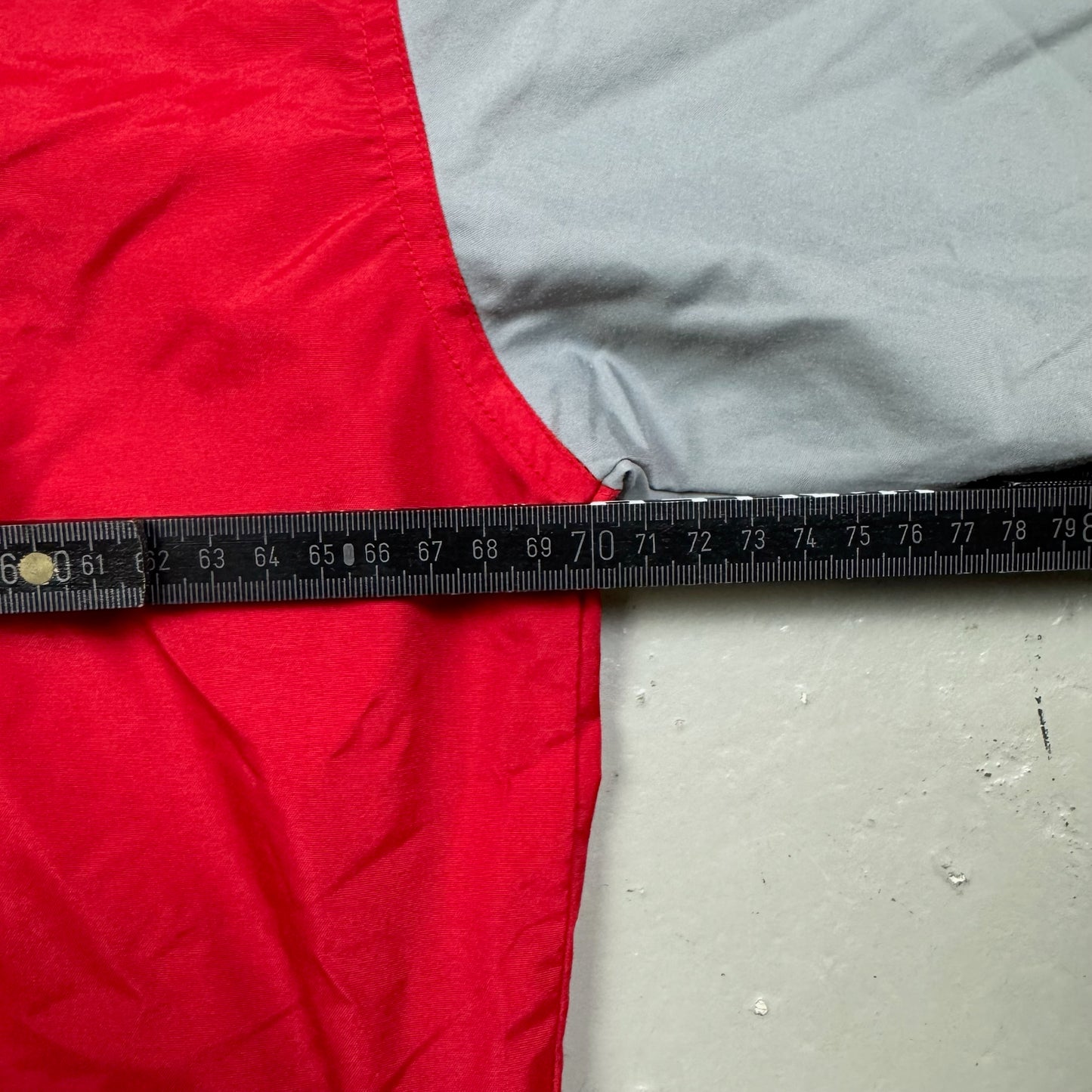 1990‘s Chicago Bulls Nylon Windbreaker/Track Jacket *rare (L)