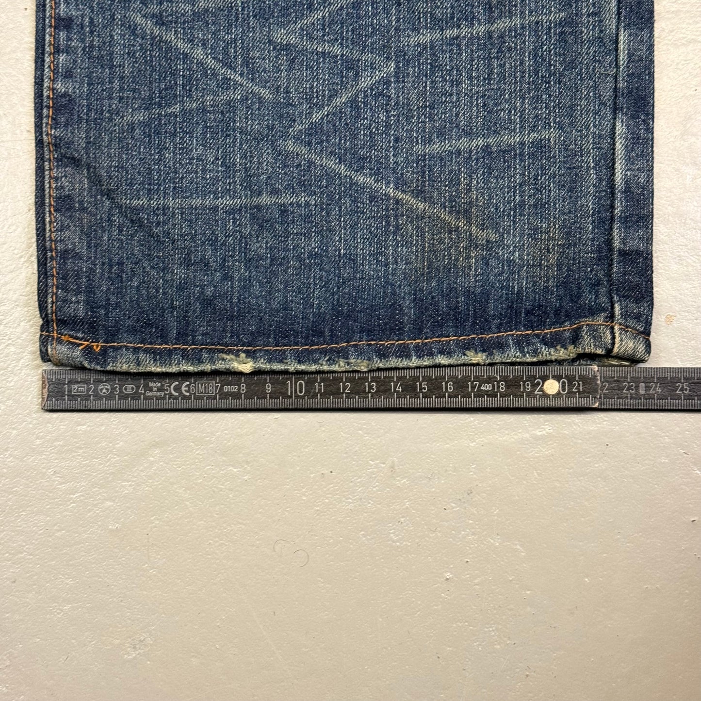2000‘s Pure Blue Japanese Archive Baggy Jeans *very rare 32x32