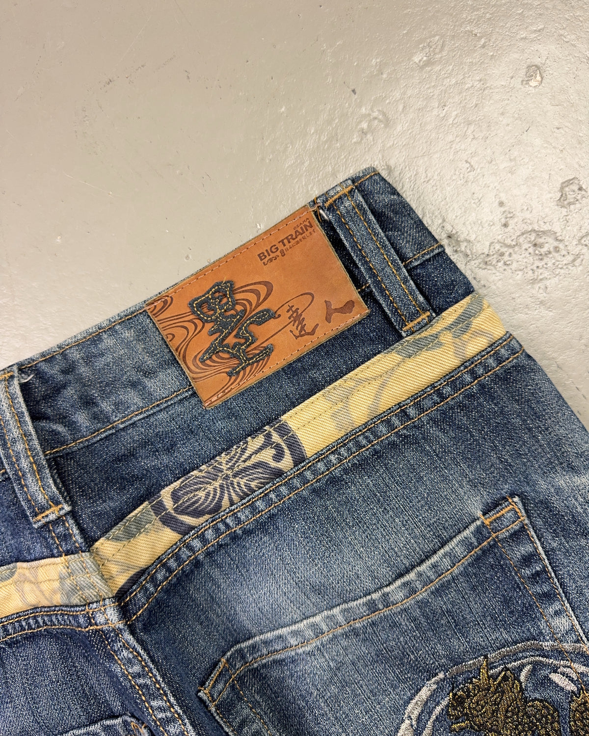 2000's Big Train Japanese Straight/Baggy Jeans *rare 26x30 (XS)