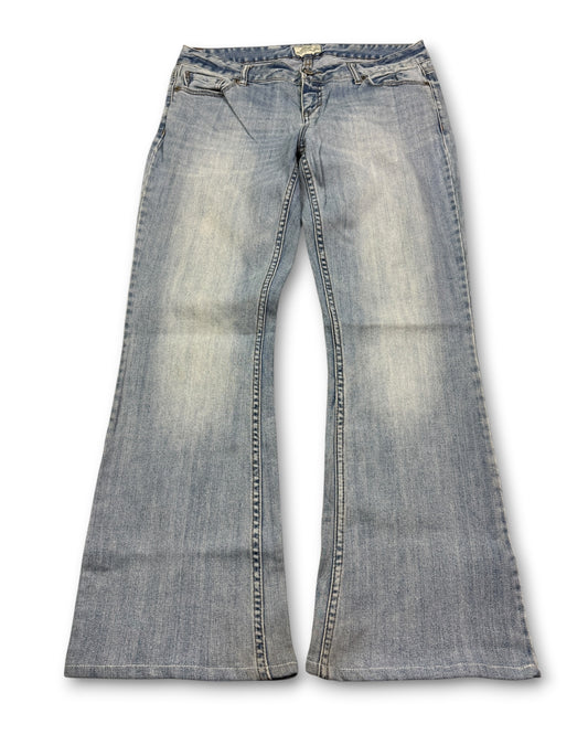 2000's Aeropostale Low Waist/Bootcut Jeans Women's * 32x28 (M)