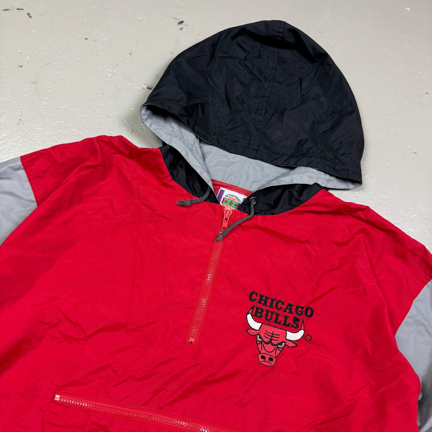 1990‘s Chicago Bulls Nylon Windbreaker/Track Jacket *rare (L)