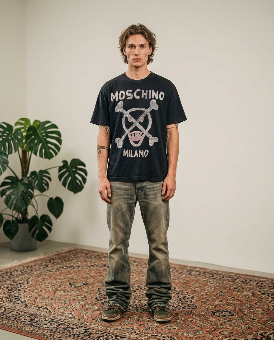 2000's Moschino T-shirt *rare (M)