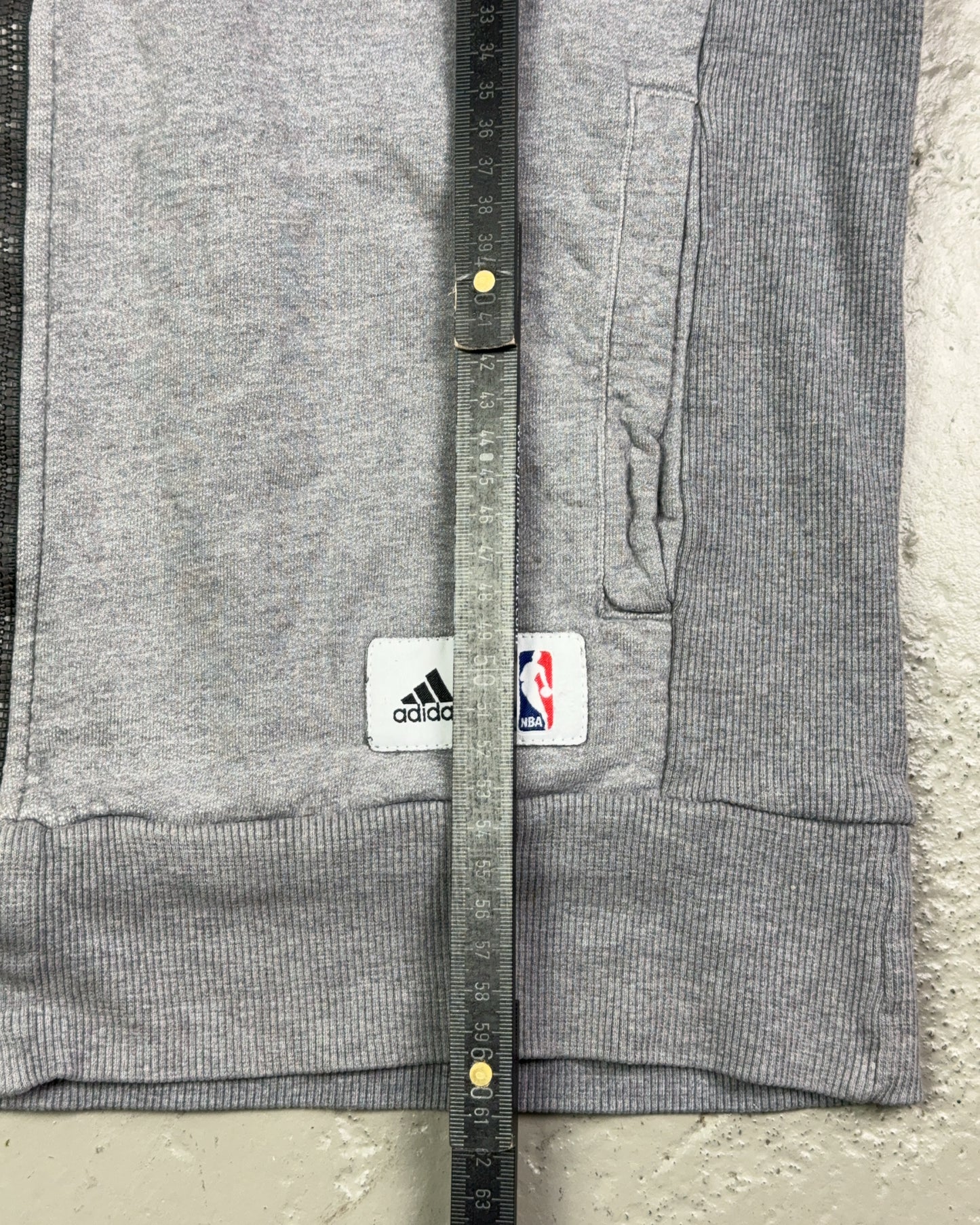 2000's Adidas Chicago Bulls Zip Hoodie *rare (L)