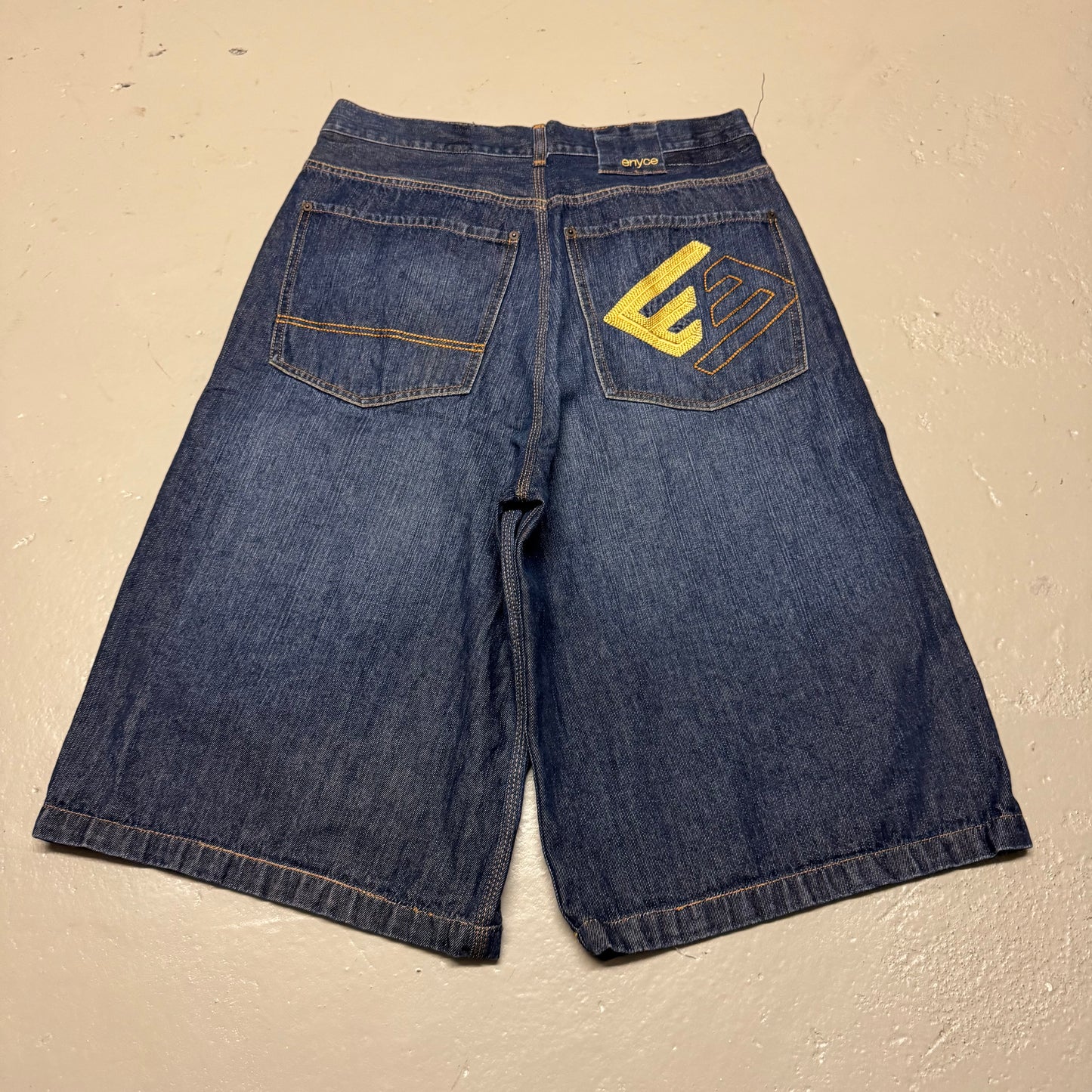 2000‘s Enyce Hip Hop Shorts/Jorts *rare (W34)