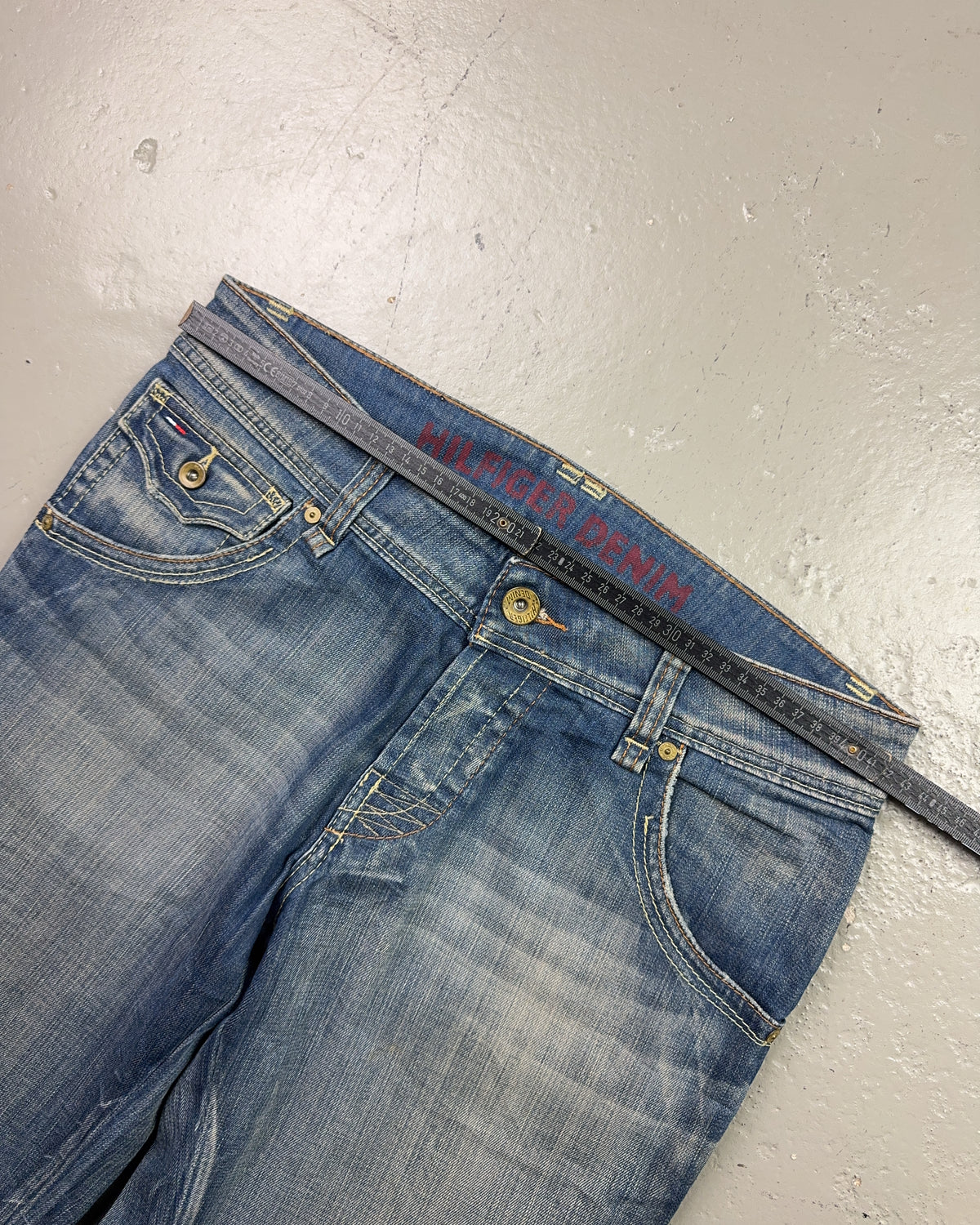 2000's Hilfiger Denim Baggy/Bootcut Jeans *rare 32x32 (M)