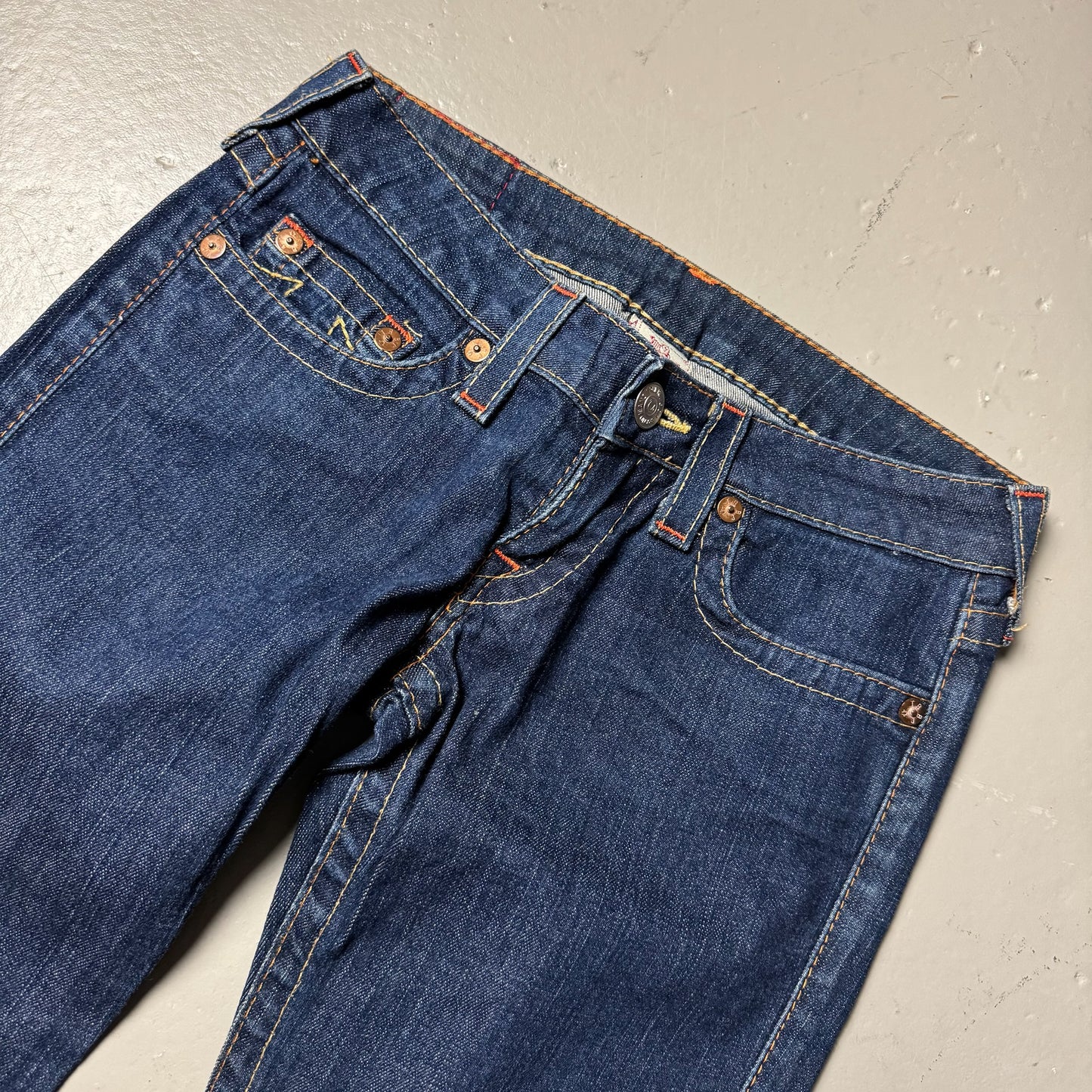 2000‘s True Religion Straight Jeans Women‘s (Size 27/S)