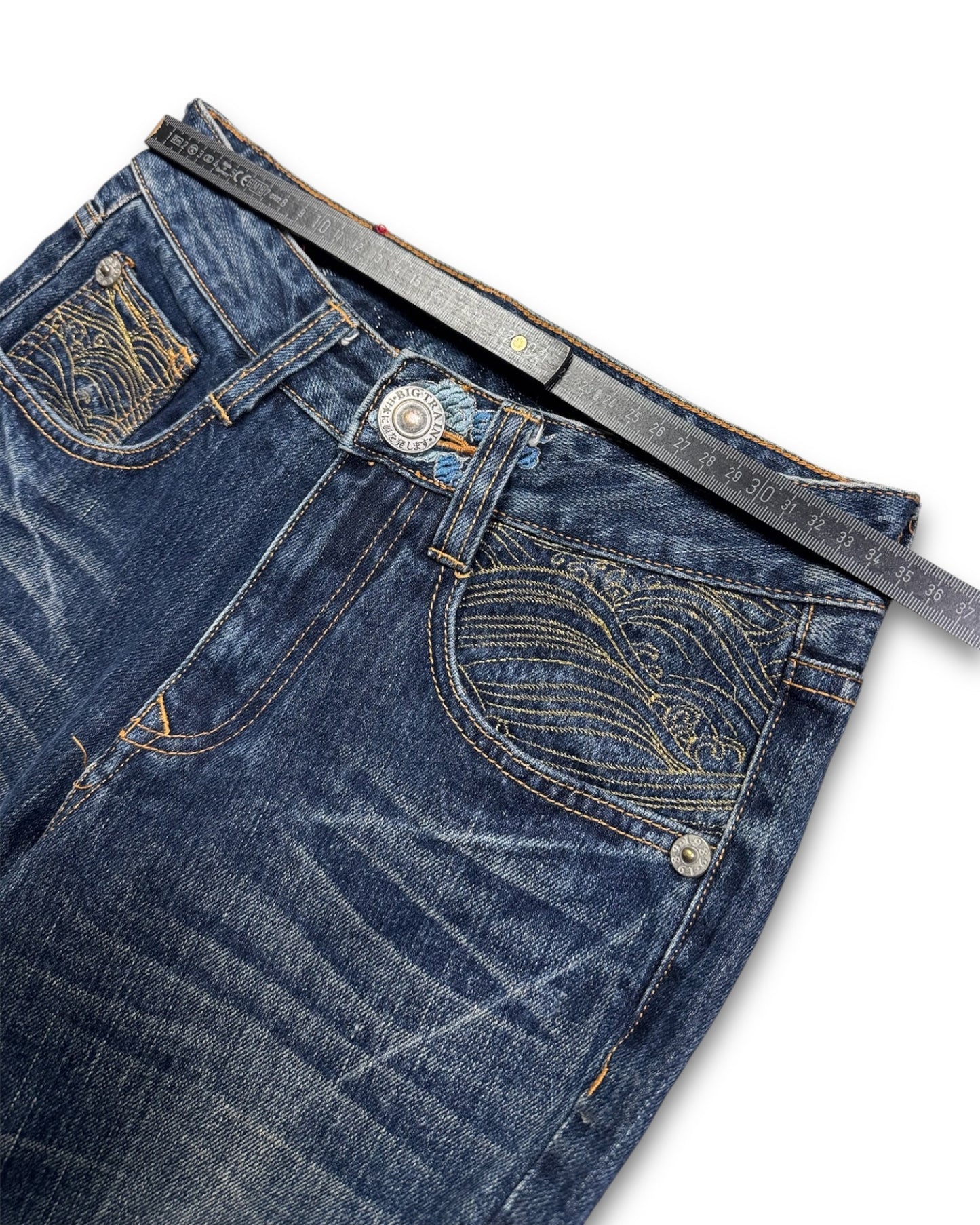 2000's Big Train Straight/Baggy Japanese Jeans *very rare 26x28 (XS)