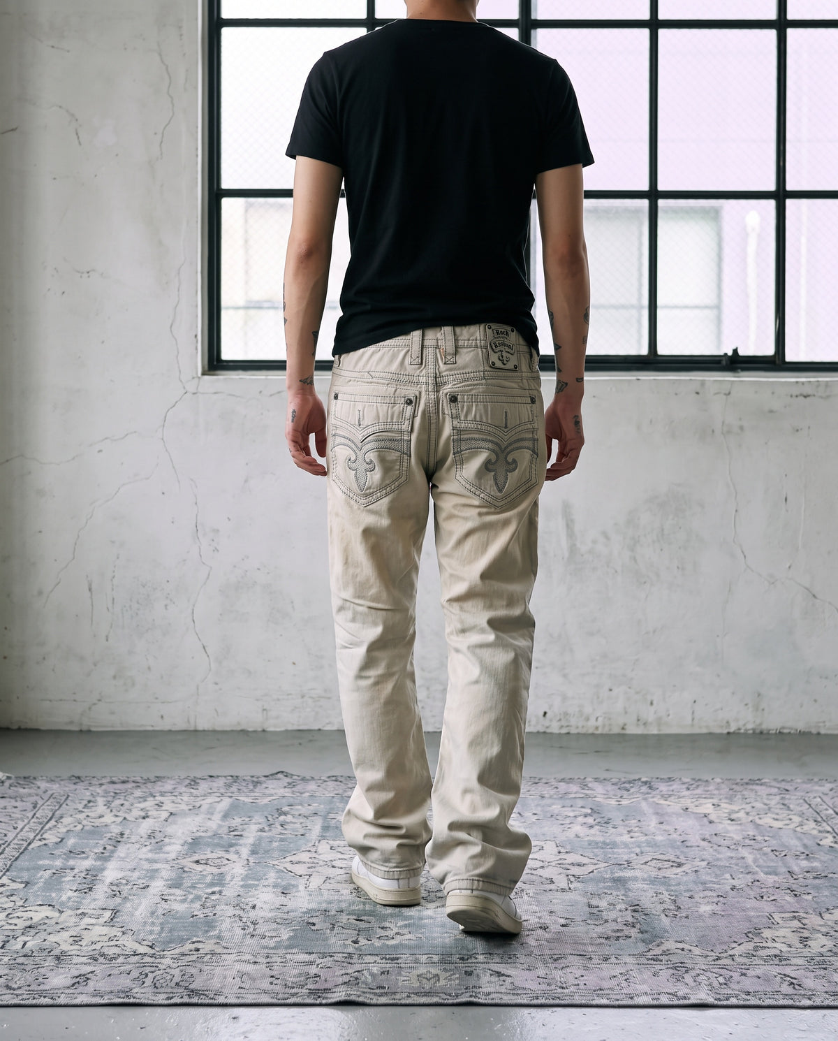 Model wearing Rock Revival beige M