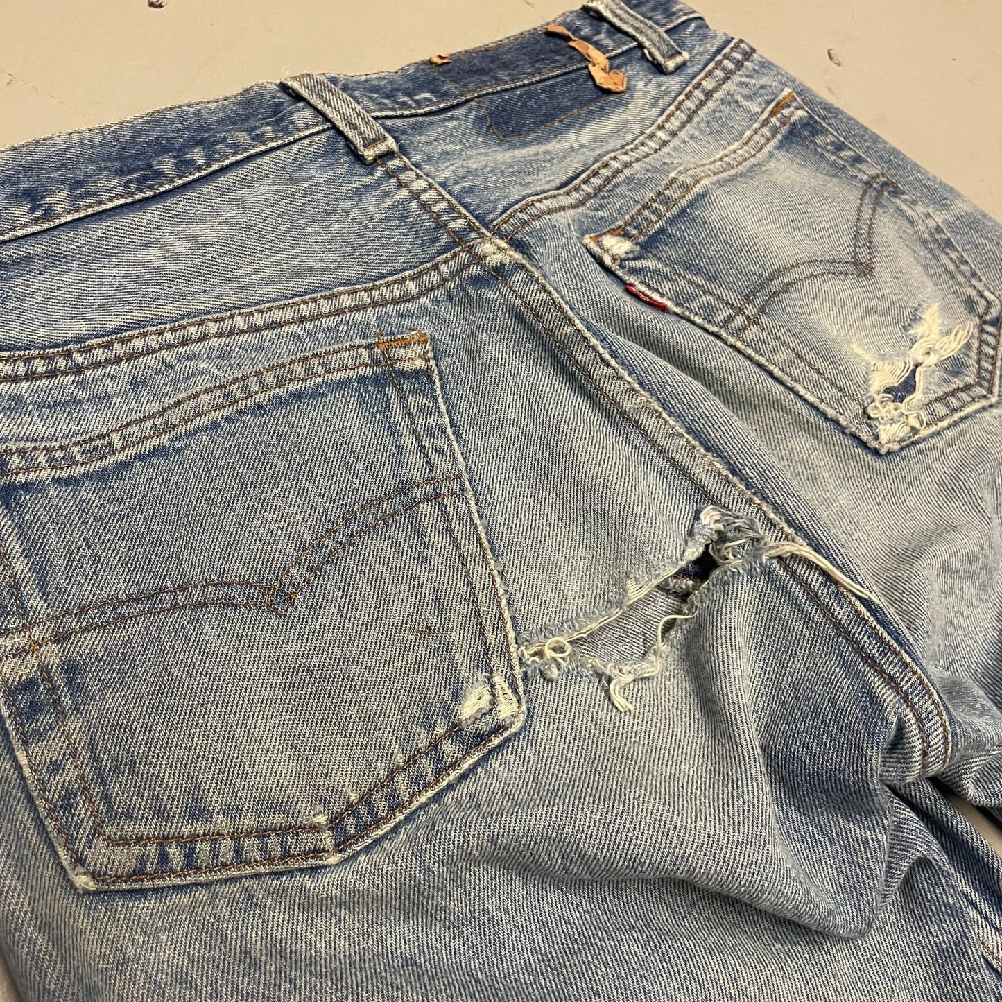 90‘s distressed Levi‘s Jeans 28x32 - Lennys Vintage