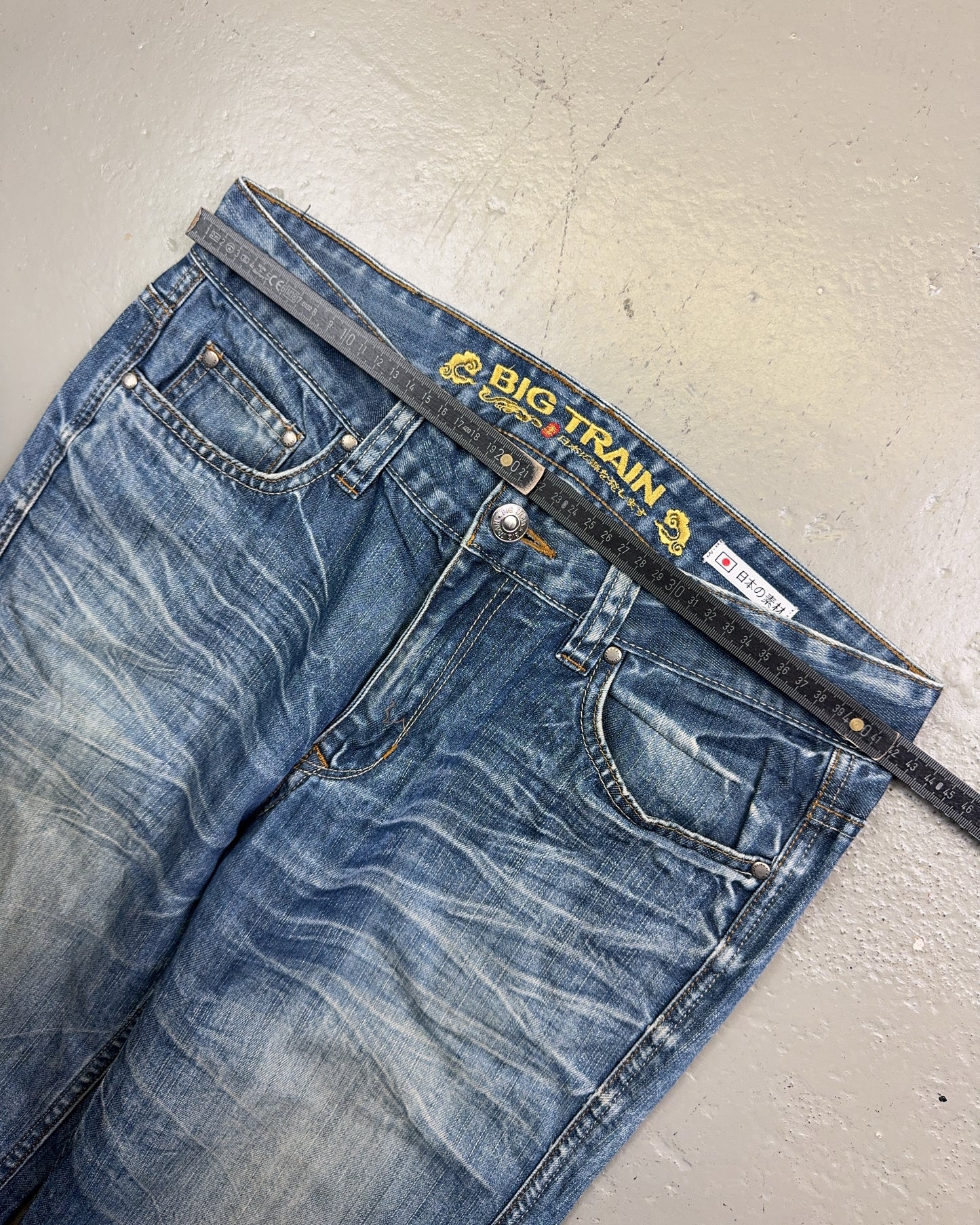 2000's Big Train Japanese Straight/Baggy Jeans *rare 32x32 (M)