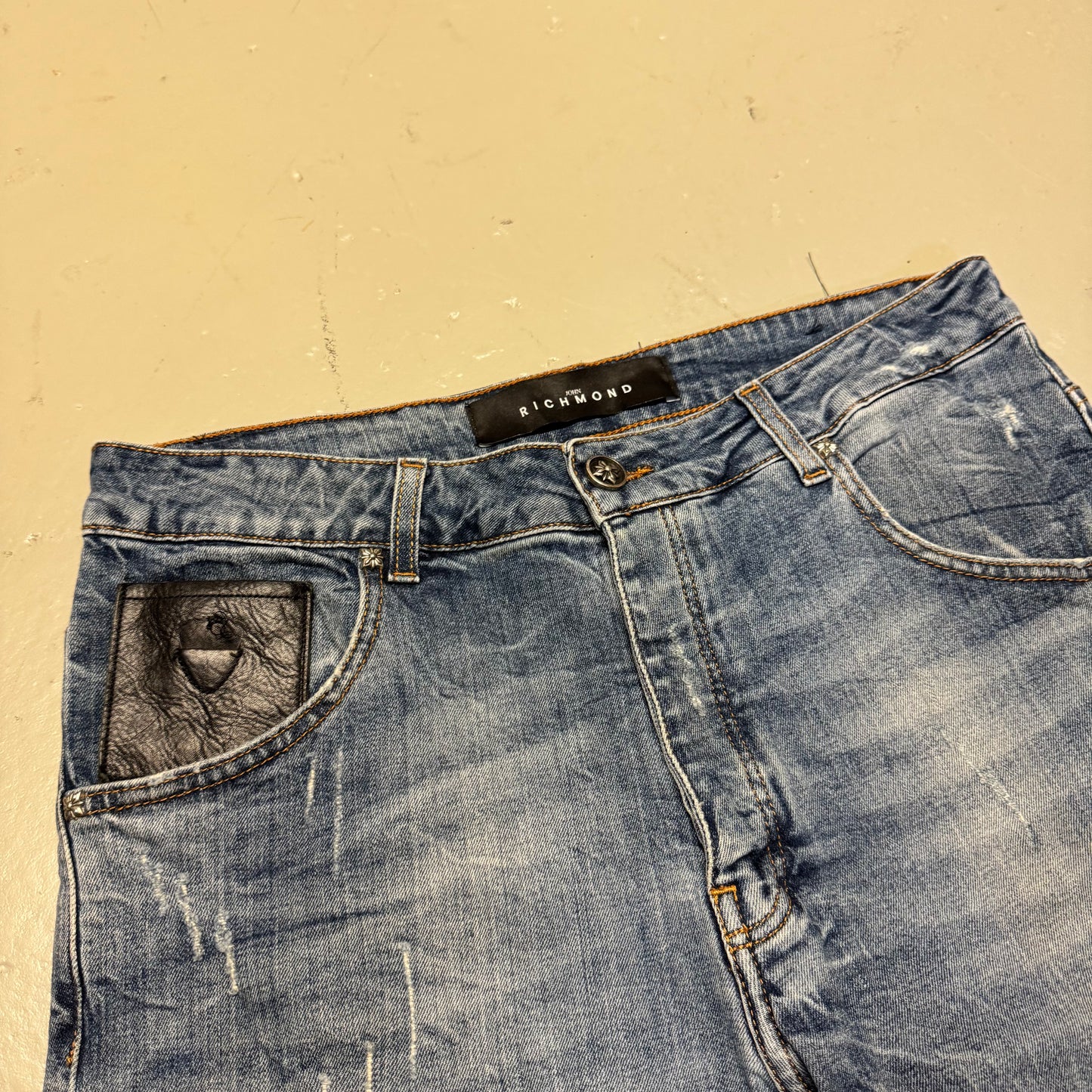 2000‘s John Richmond Shorts/Jorts Regular Fit (W32)