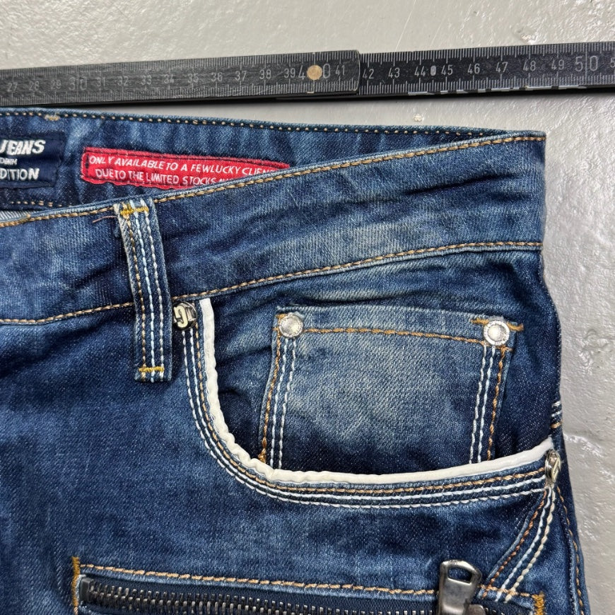 2000’s Bright Limited Edition Tribal Straight Jeans *rare 36x32