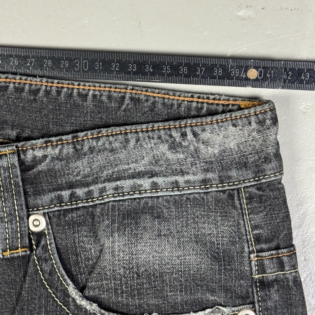 2000’s Big Group Japanese Archive Baggy Jeans *very rare 31x34