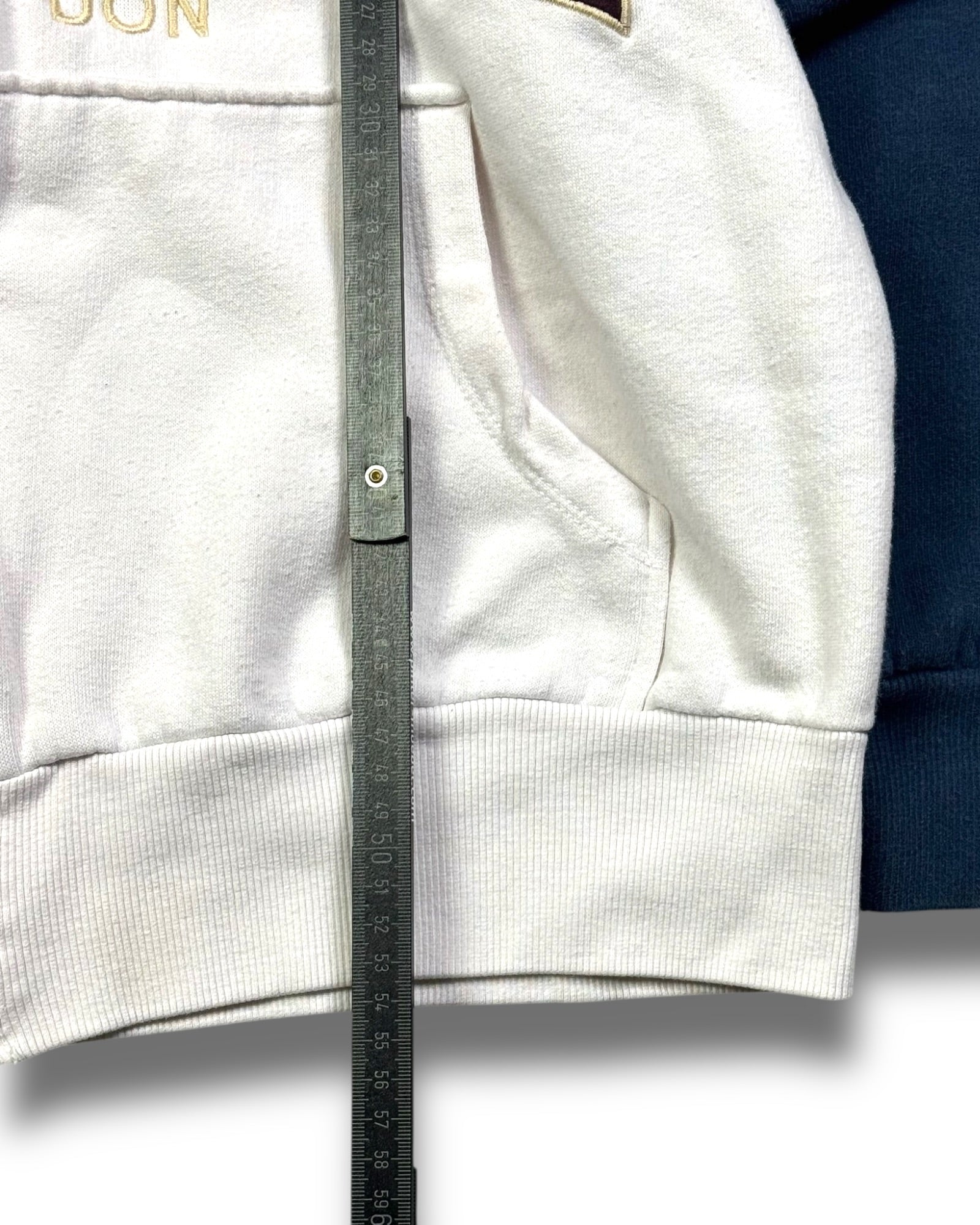 2000's Lonsdale Cropped Fit Zip Hoodie *rare (M)