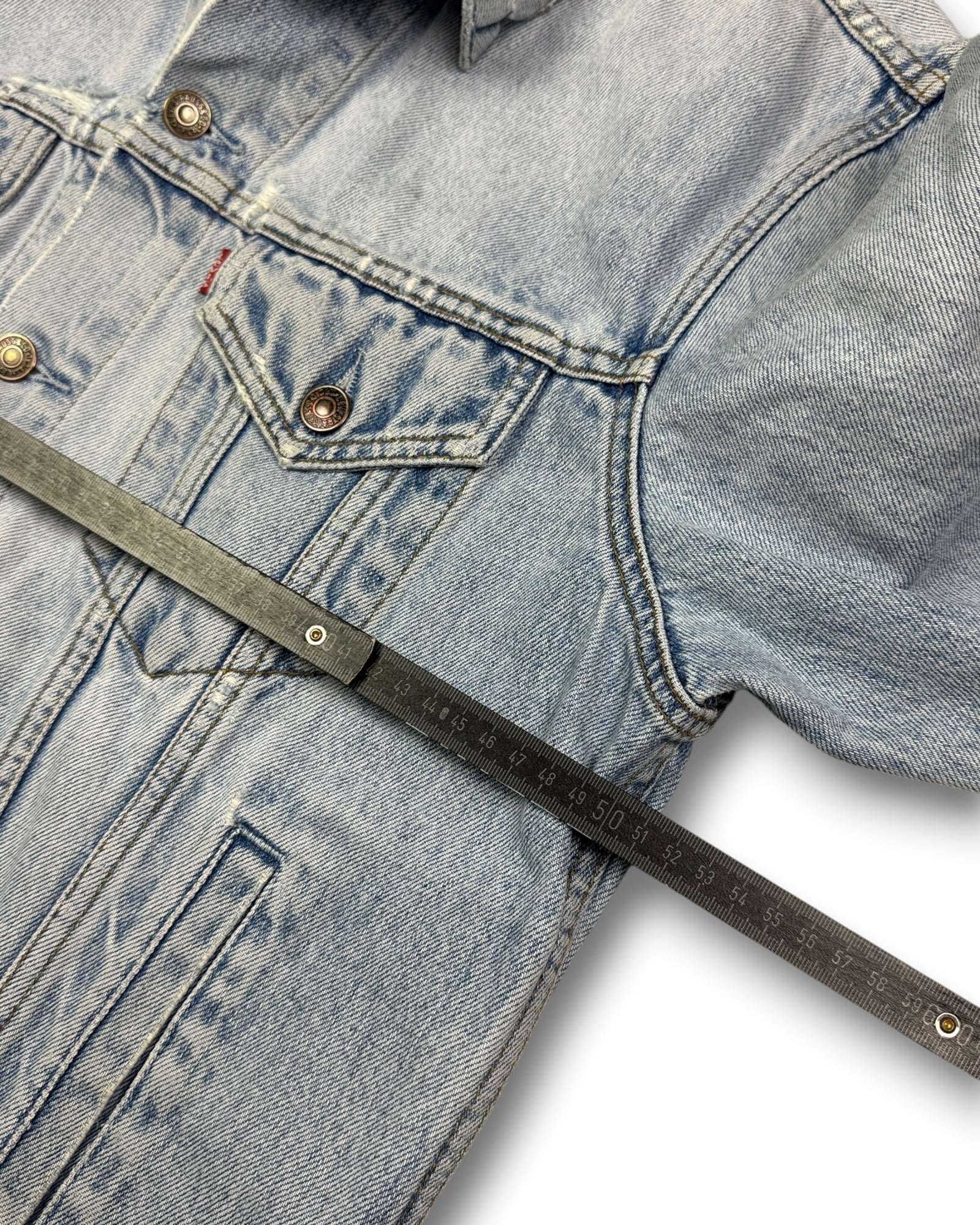 1990's Levi's Distressed Denim Jacket *very rare (M)