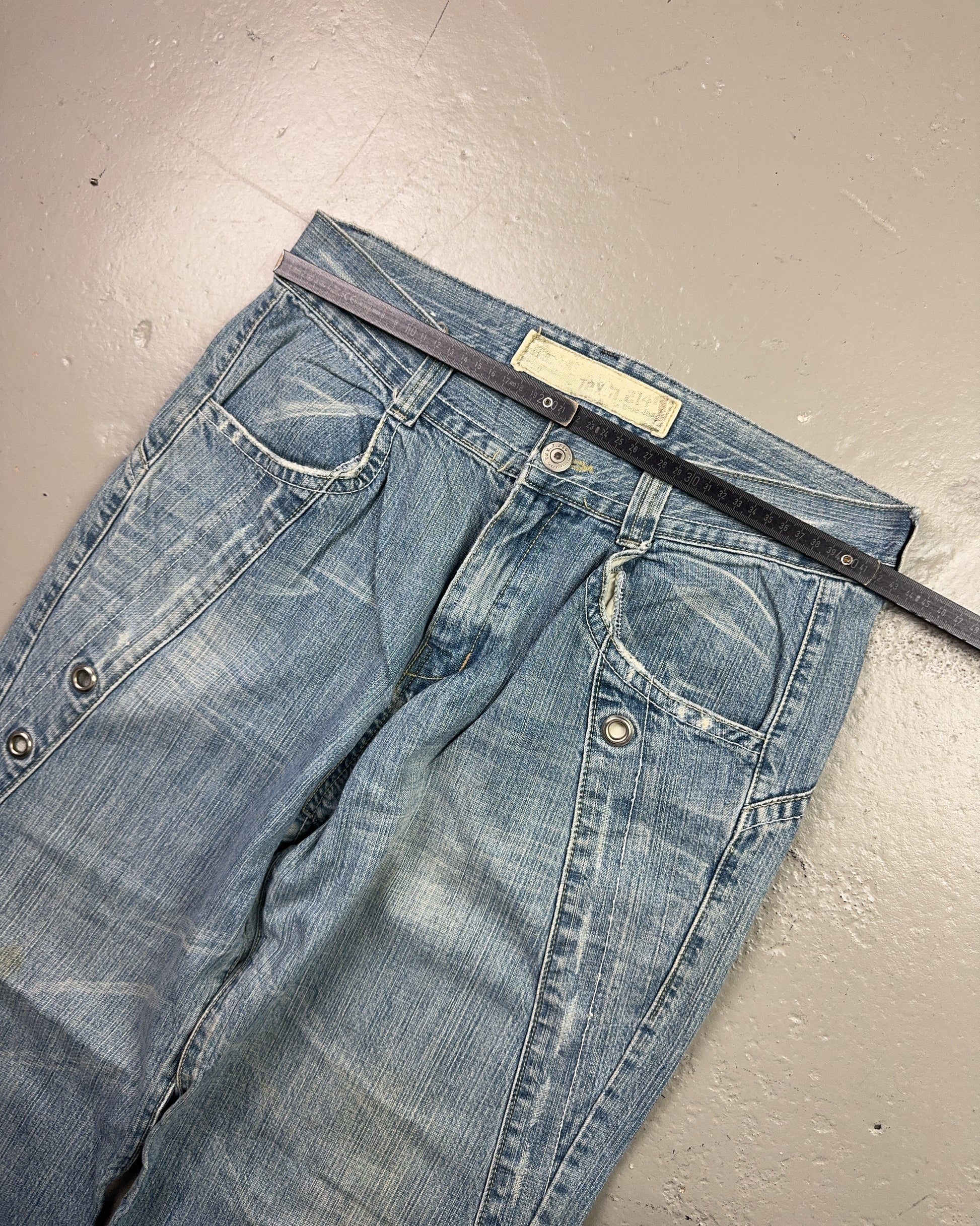 2000's T2X Korean Archive Baggy/Bootcut Jeans *very rare 32x34 (M)